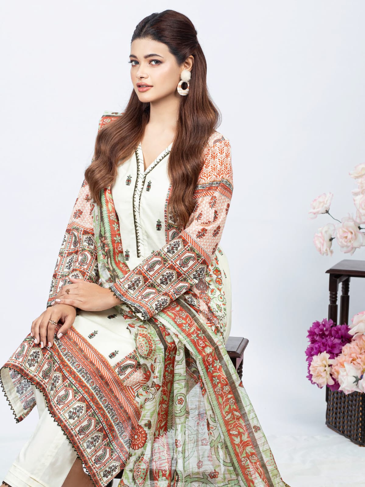 Gul Ahmed Regalia Embroidered Lawn Unstitched 3Pc Suit