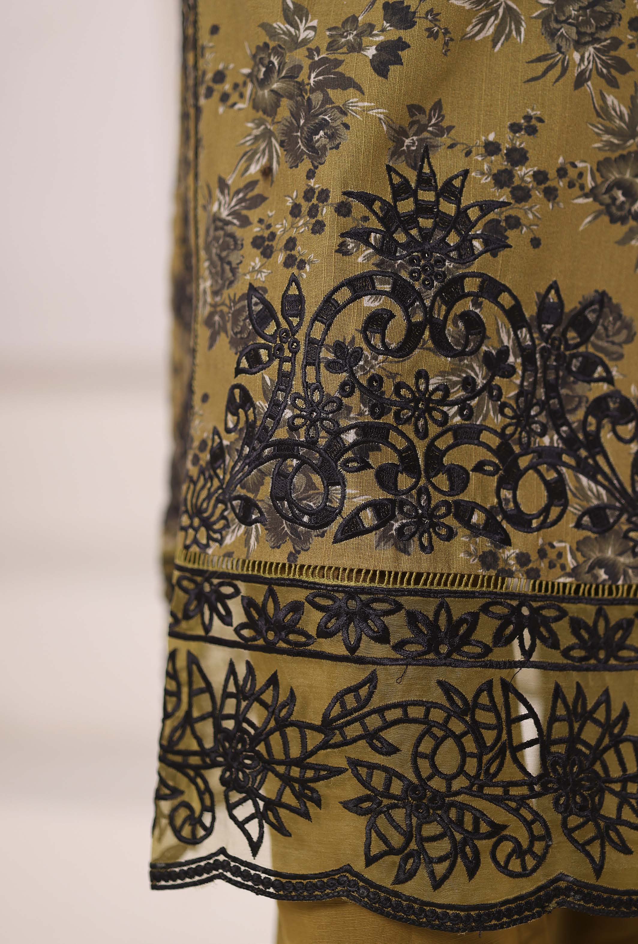 SADABAHAR RTW SIGNATURE KHADDAR EMBROIDERED 3PIECE COLLECTION 2025 SSKE -1104