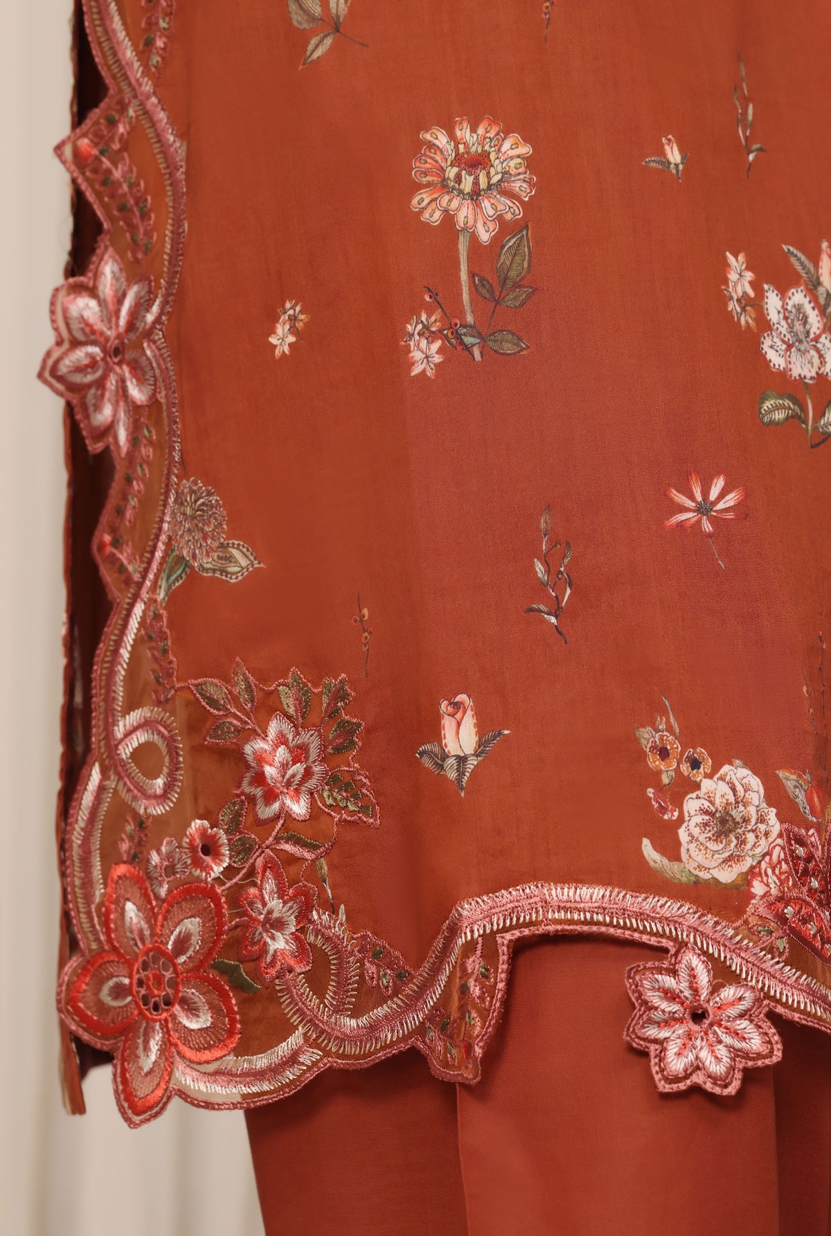 Sadabahar Raya Cut Work Embroidery Lawn 3Piece Stitched Collection D-02