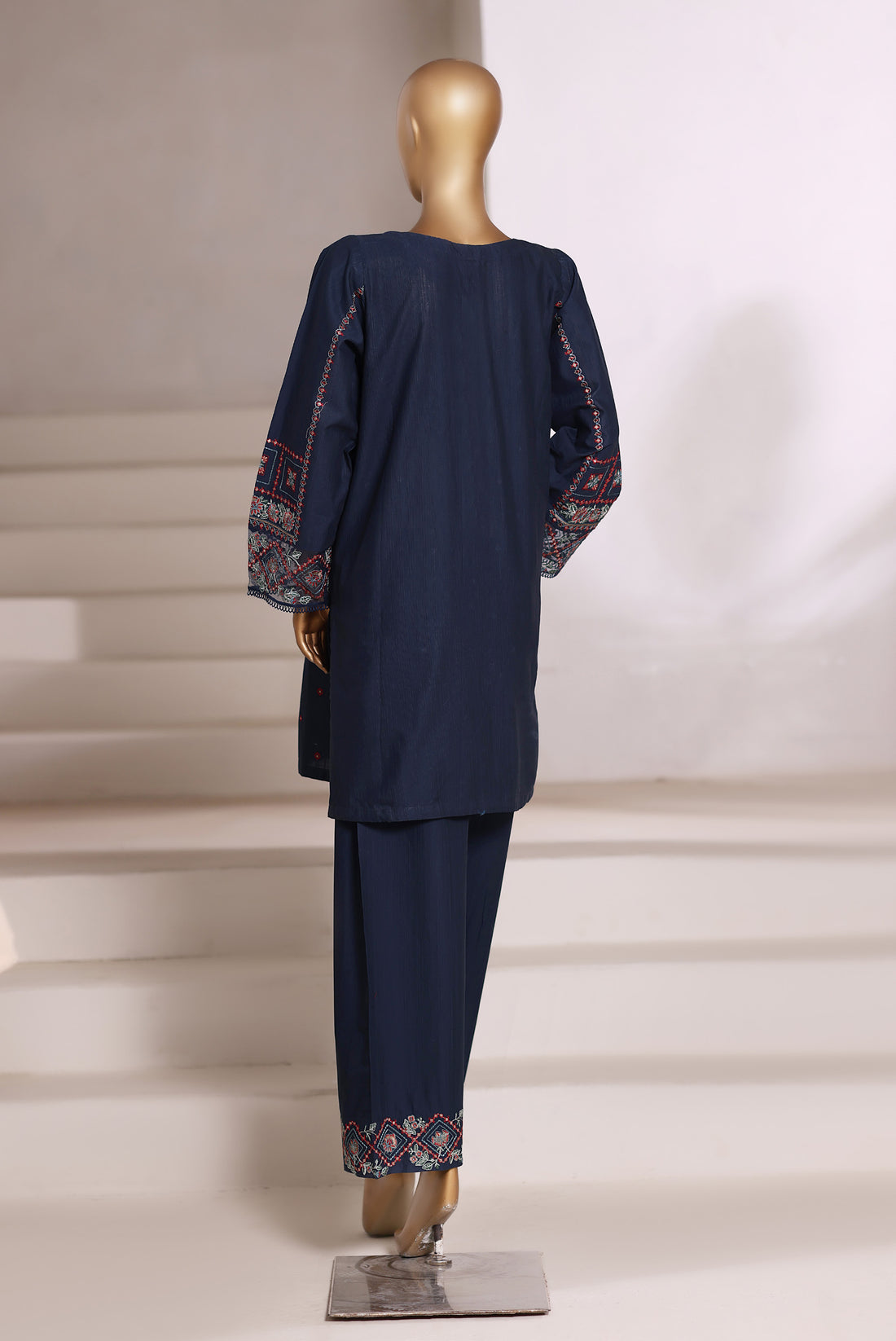 SADABAHAR Vybe Embroidered Set 2PlECE STITCHED COLLECTION 2025 D-302 Blue