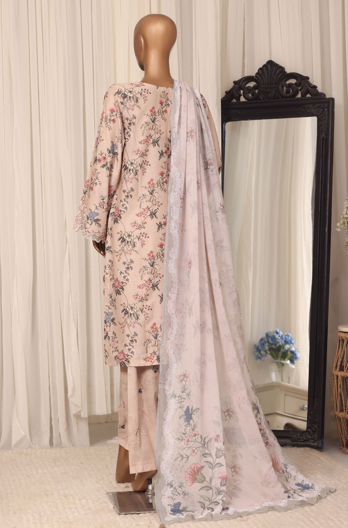 Sadabahar Raya Cut Work Embroidery Lawn 3Piece Stitched Collection D-04