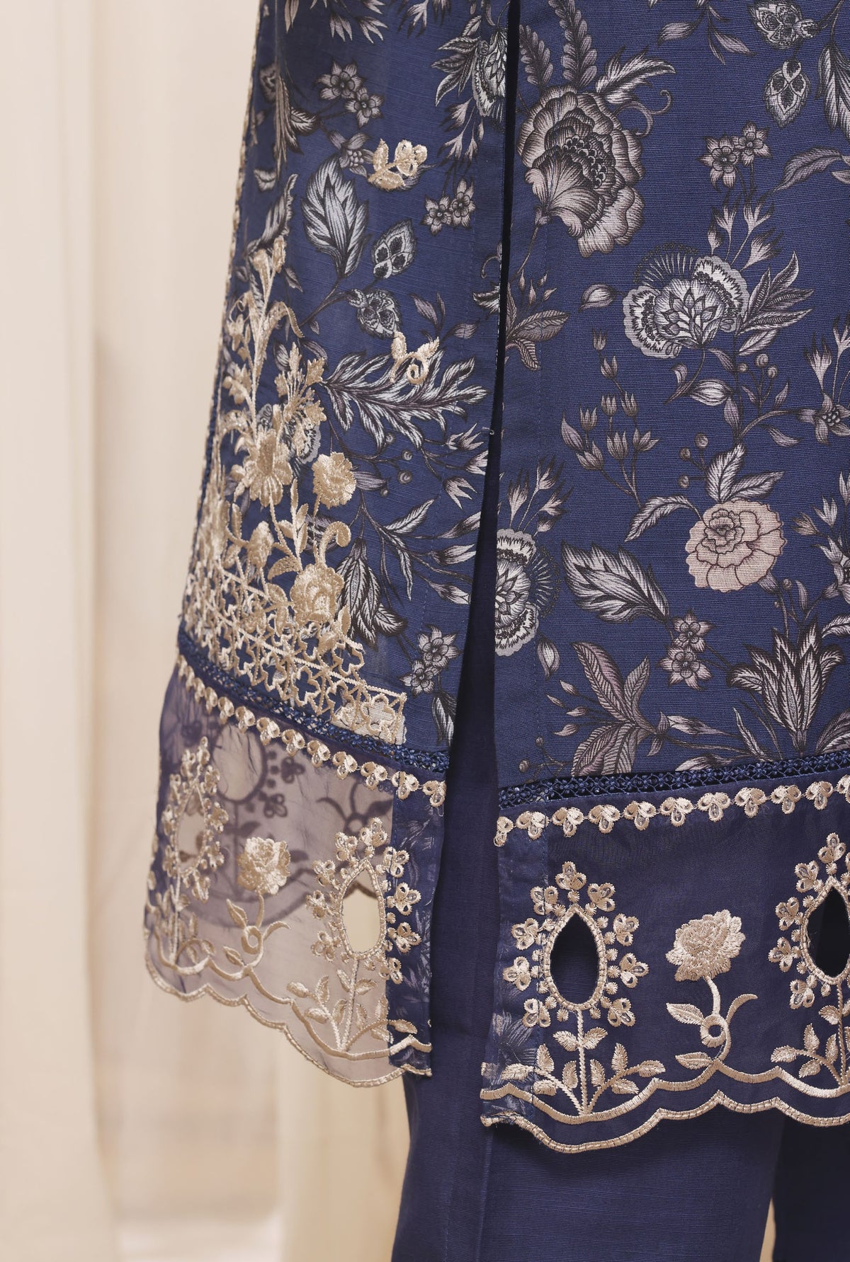 Sadabahar Luxury Khaddar Printed 3piece  stitched Vol-05 Collection 2026 D-03