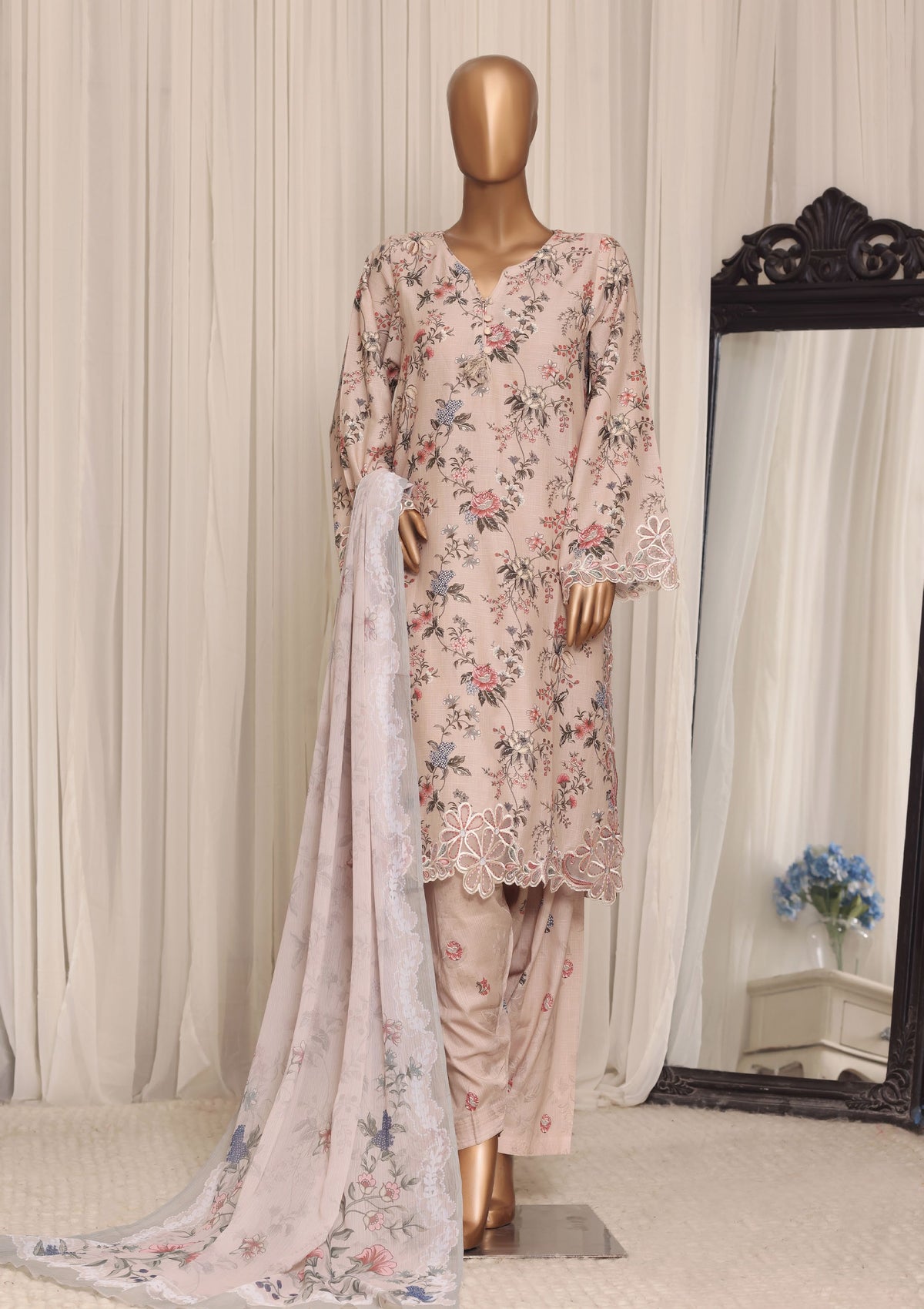 Sadabahar Raya Cut Work Embroidery Lawn 3Piece Stitched Collection D-04