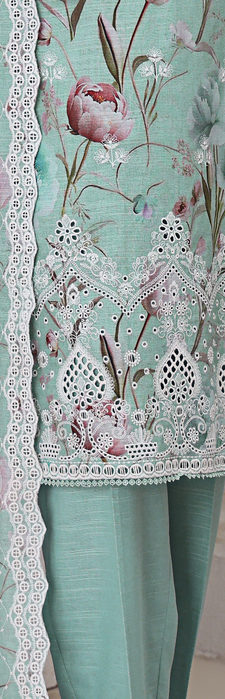 HZ Textile UNSTITCH Khadder Embroidered Chikankari With Embroidered Khadder Dupatta 3Piece Unstitched Collection _2025 D-04