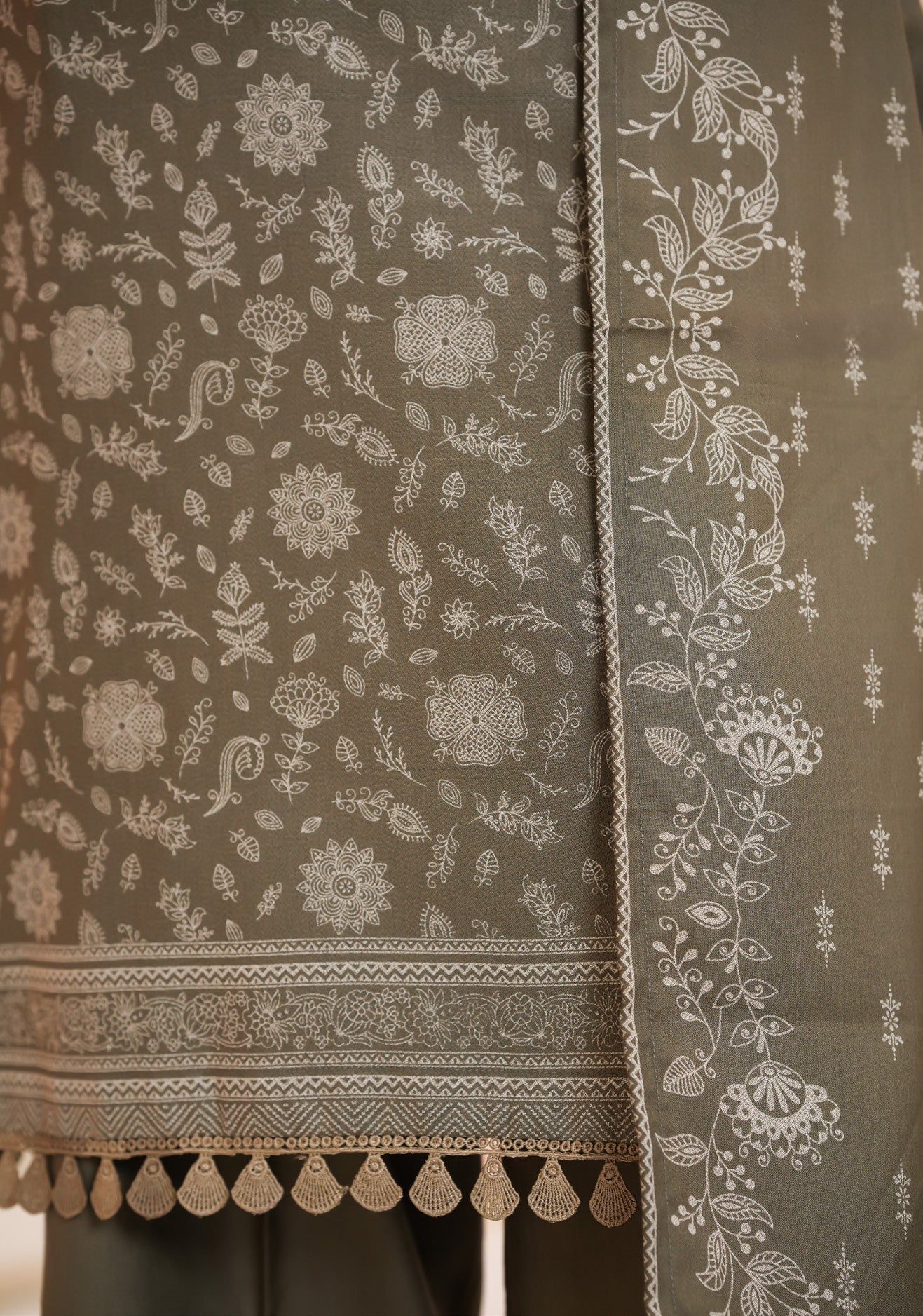 VS TEXTILES PASHMINA WINTER PRINTED 3PIECE UNSTITCHED COLLECTION 2025 D-03