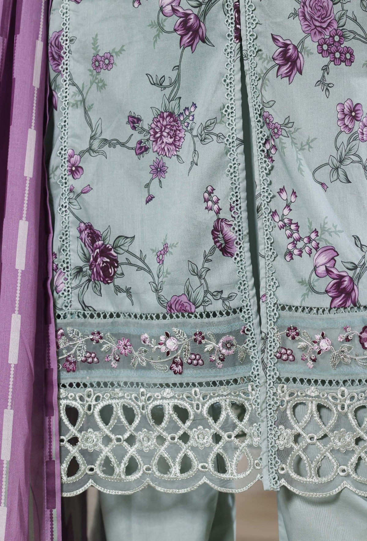 Sadabahar luxury long length Embroidery lawn 3piece stitched collection D-04