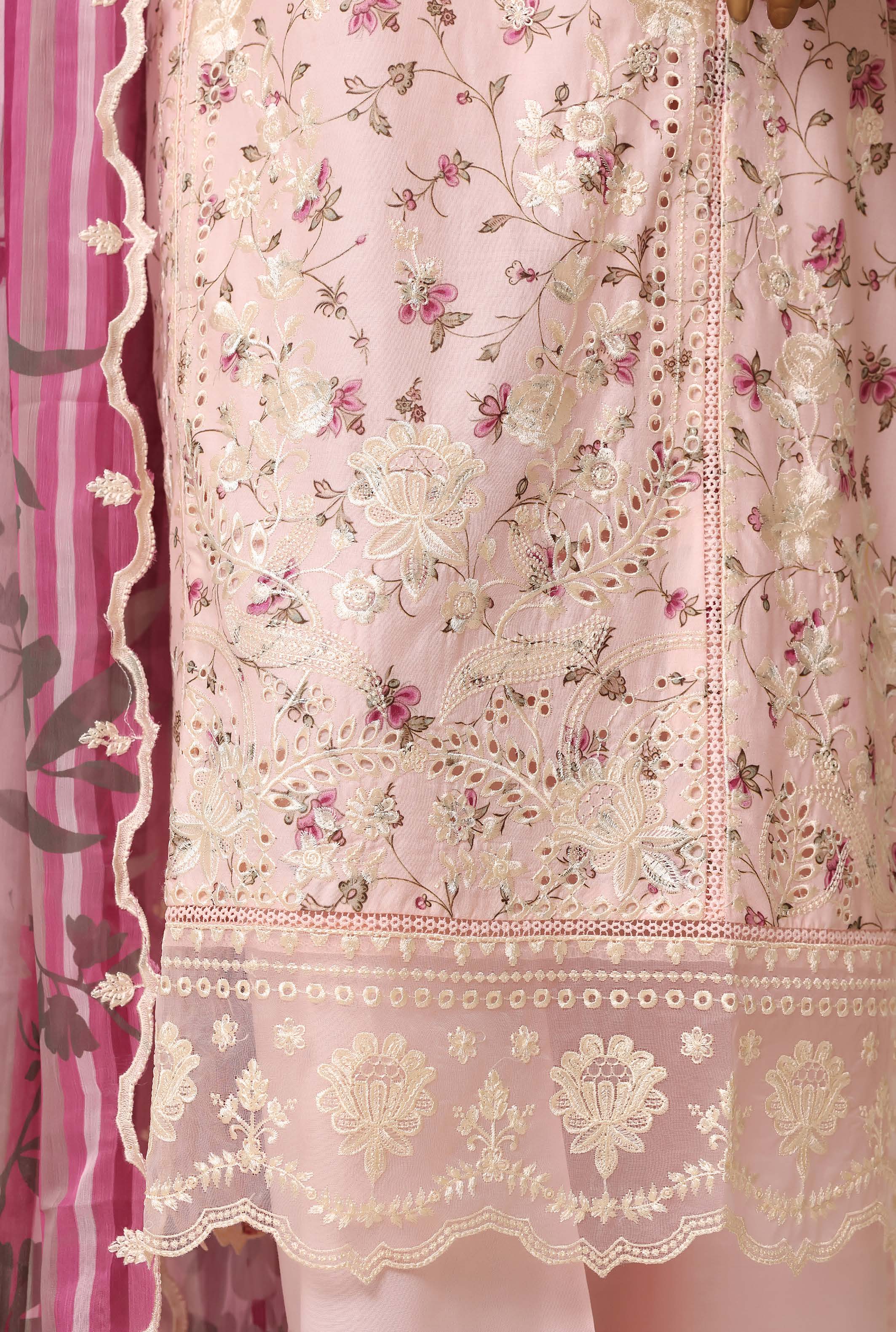 Sadabahar Luxury Lawn Festive Signature Heavy Embroidered With Digital Chiffon Embroidered Dupatta 3 Piece stitched Ready To Wear Collection 2026 D-04