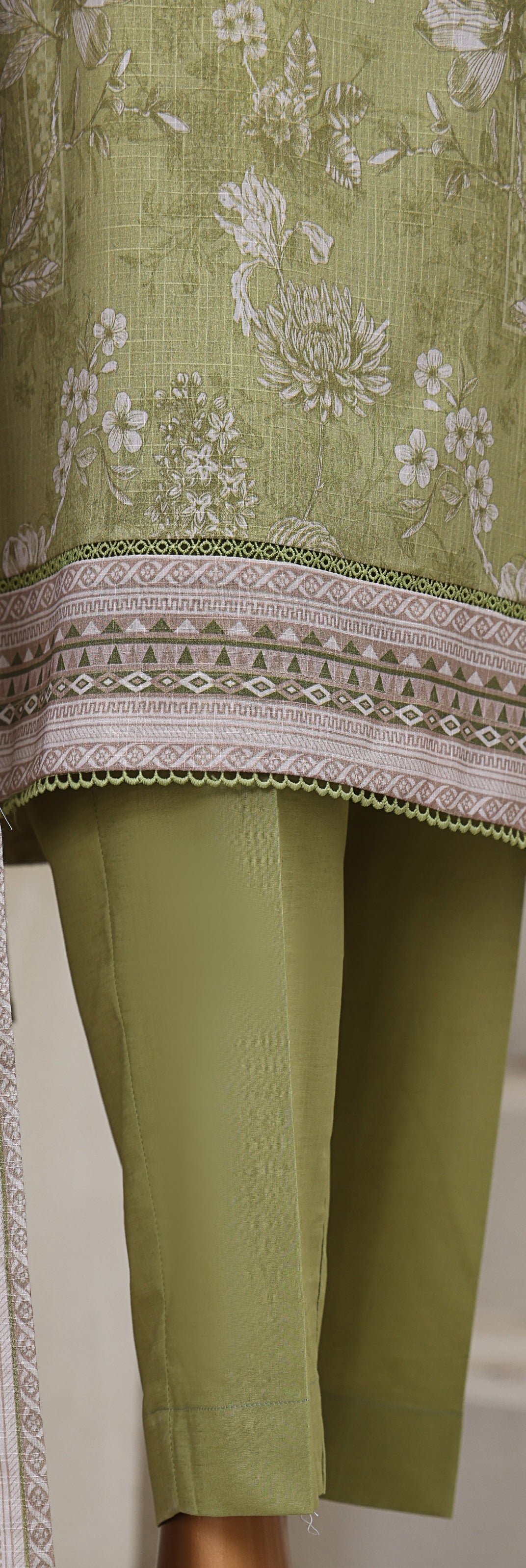 HZ Textile Unstitch Pre-winter Cross Slub with Cotton Printed Shirt Karandi lawn Printed Dupatta Collection 2025 D-05