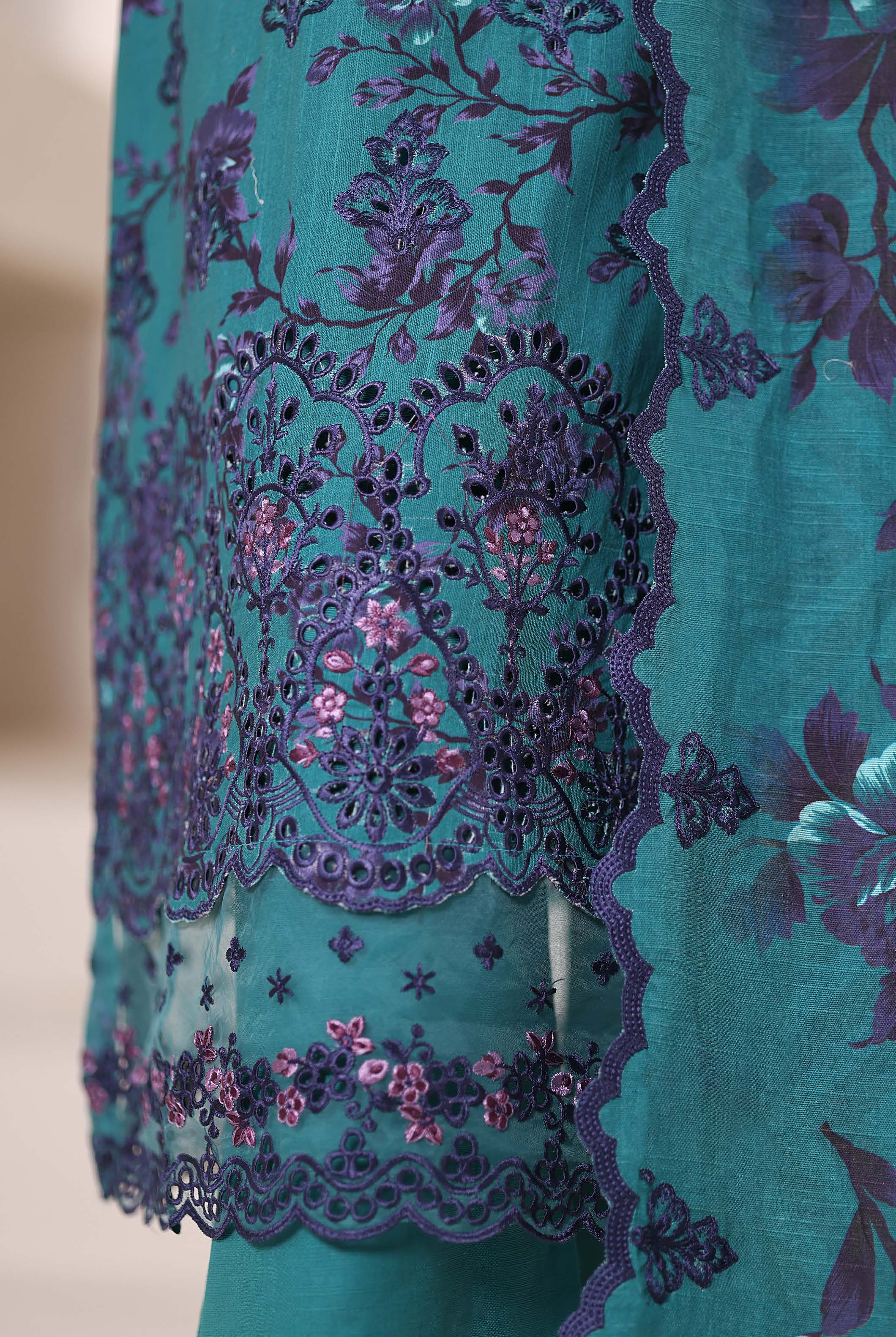 SADABAHAR RTW SIGNATURE KHADDAR EMBROIDERED 3PIECE COLLECTION 2025 SSKE -1102