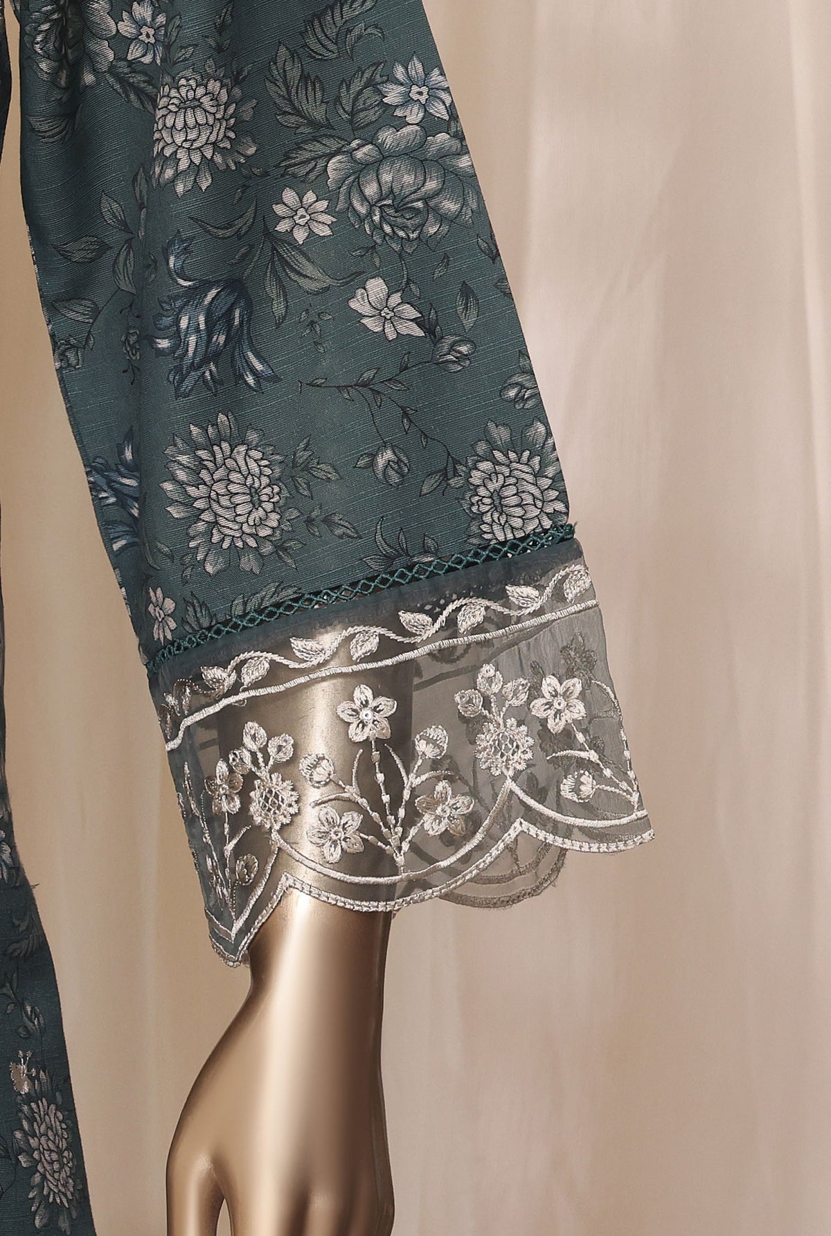 Sadabahar Luxury Khaddar Printed 3piece  stitched Vol-05 Collection 2026 D-04