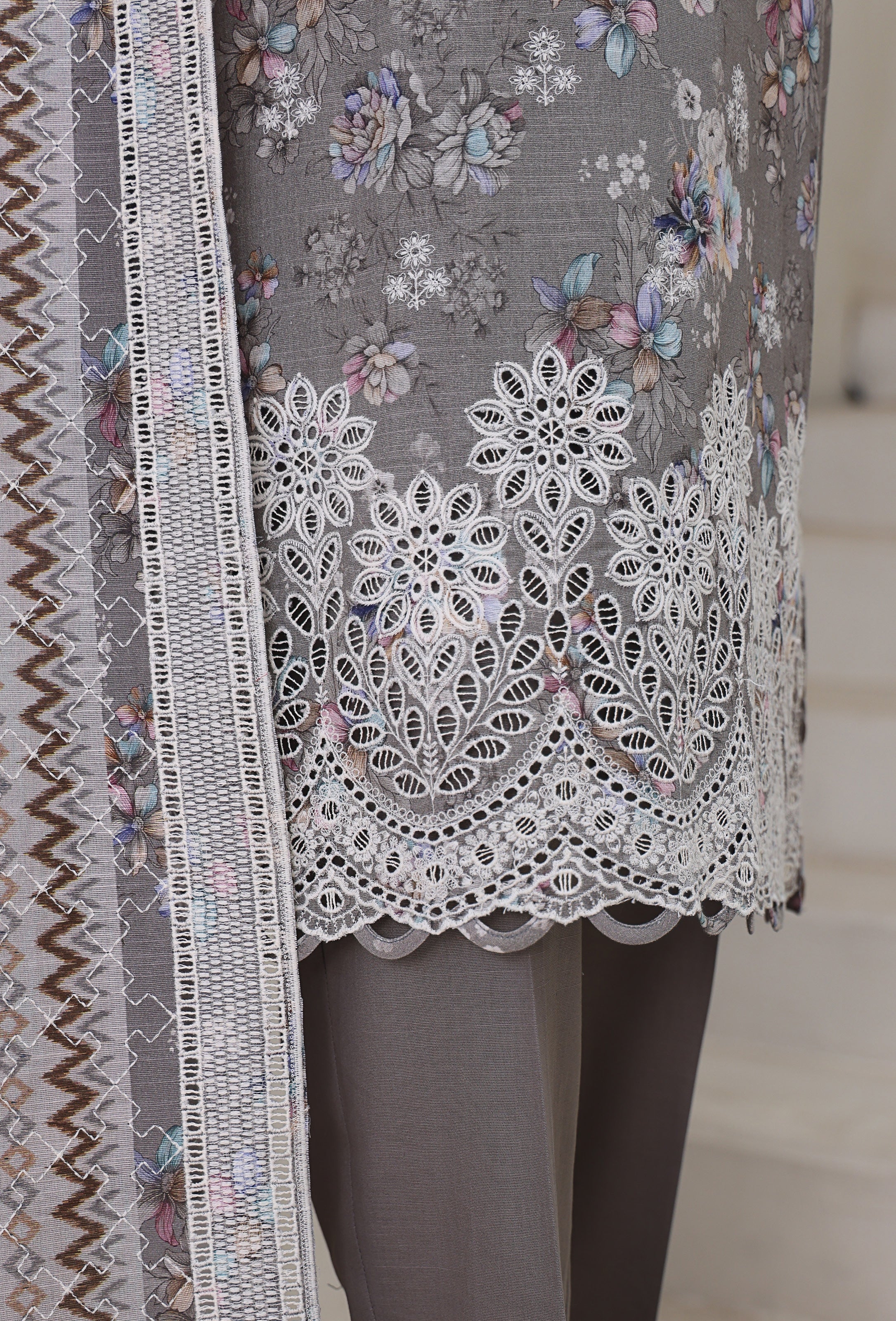 HZ Textile UNSTITCH Khadder Embroidered Chikankari With Émbroidered Khadder Dupatta 3Piece Unstitched Collection _2025 D-05