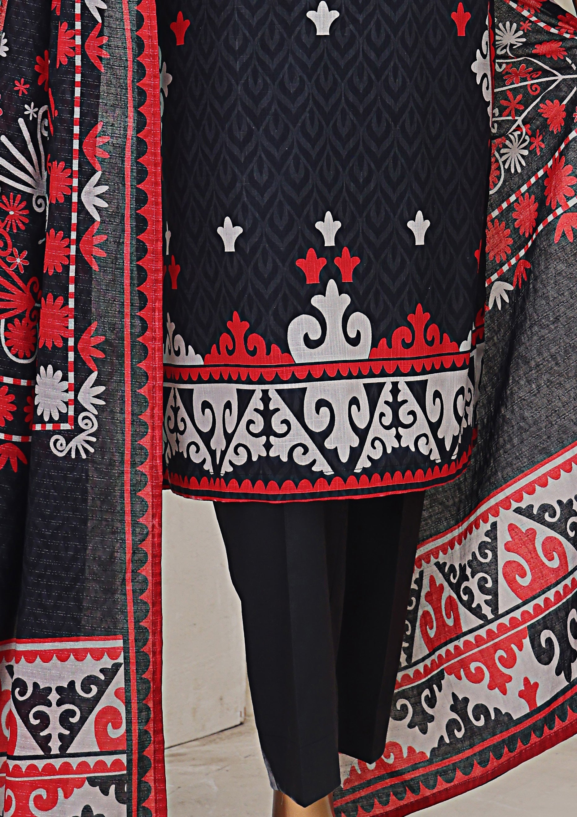 HZ Textile Unstitch Pre-winter Cross Slub with Cotton Printed Shirt Karandi lawn Printed Dupatta Collection 2025 D-06