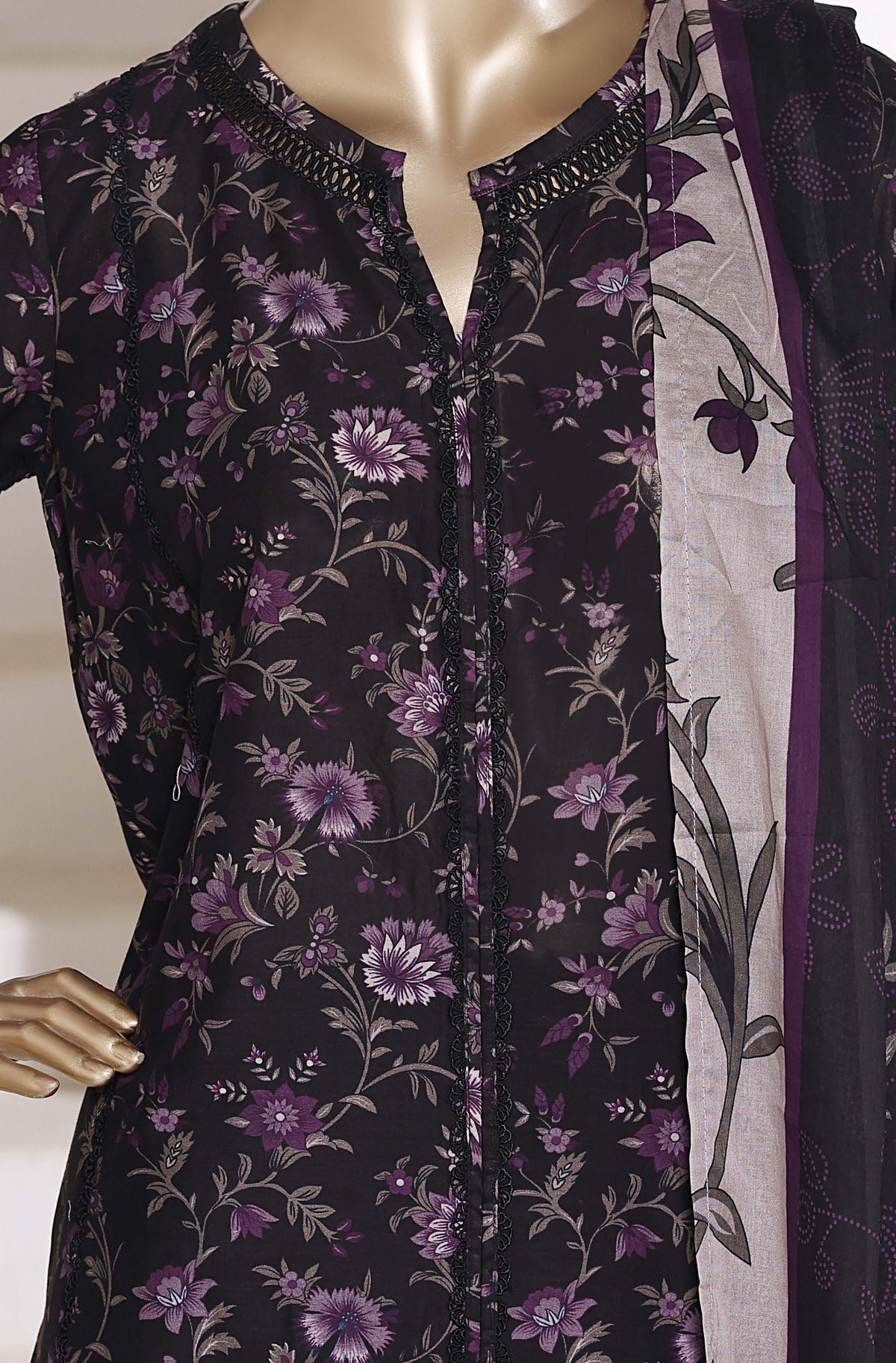 Sadabahar luxury long length Embroidery lawn 3piece stitched collection D-05