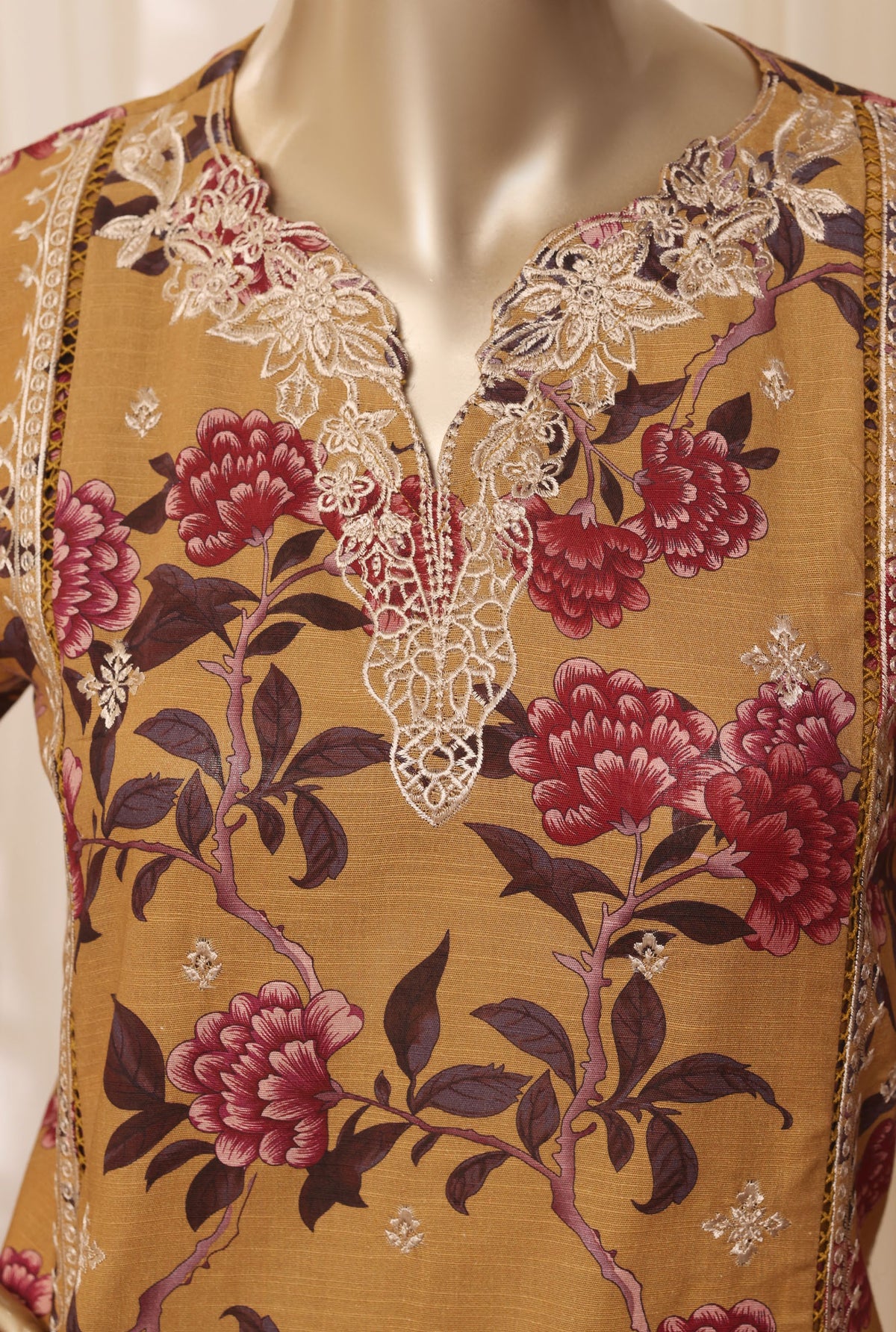 Sadabahar Luxury Khaddar Printed 3piece  stitched Vol-05 Collection 2026 D-05