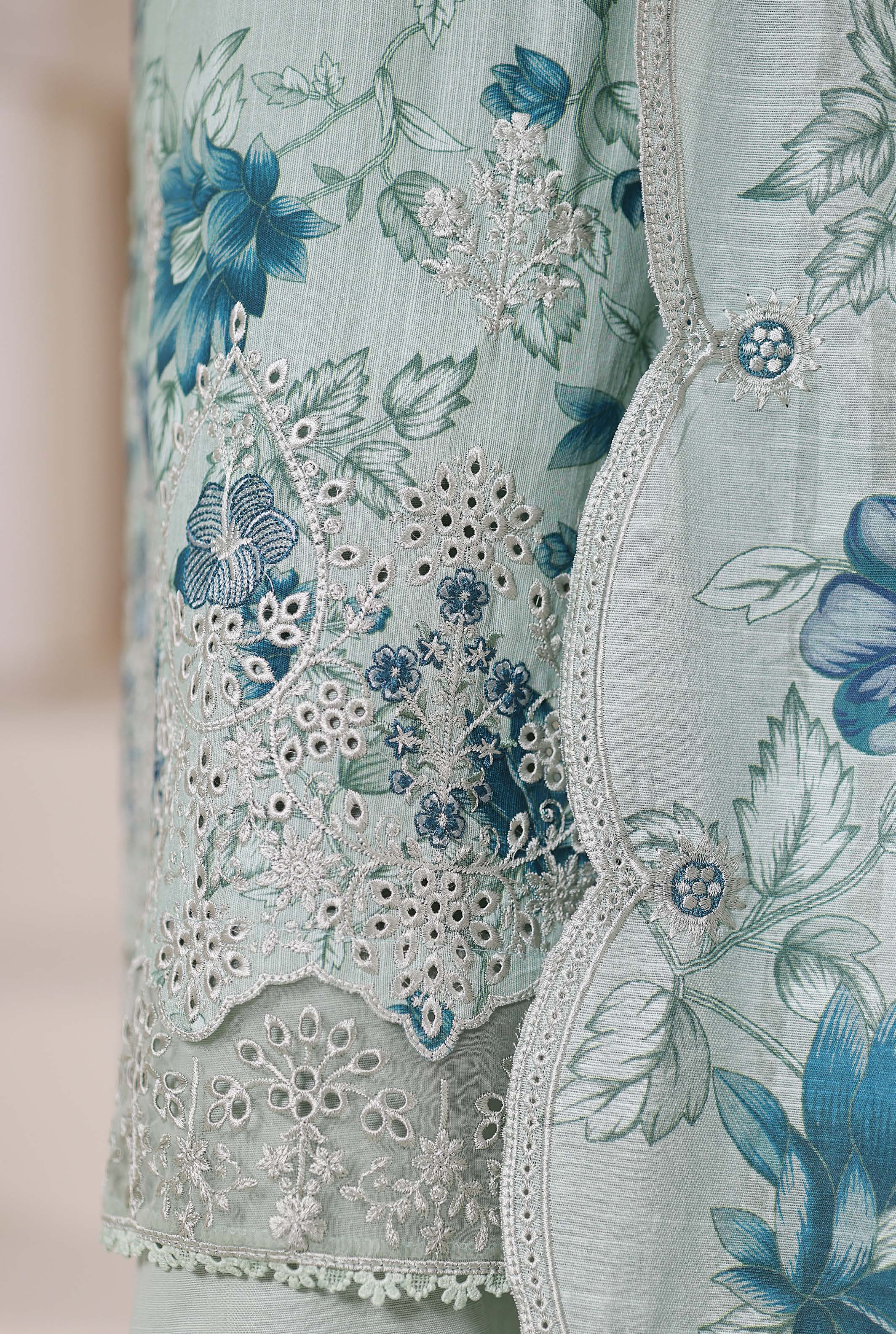 SADABAHAR RTW SIGNATURE KHADDAR EMBROIDERED 3PIECE COLLECTION 2025 SSKE -1103