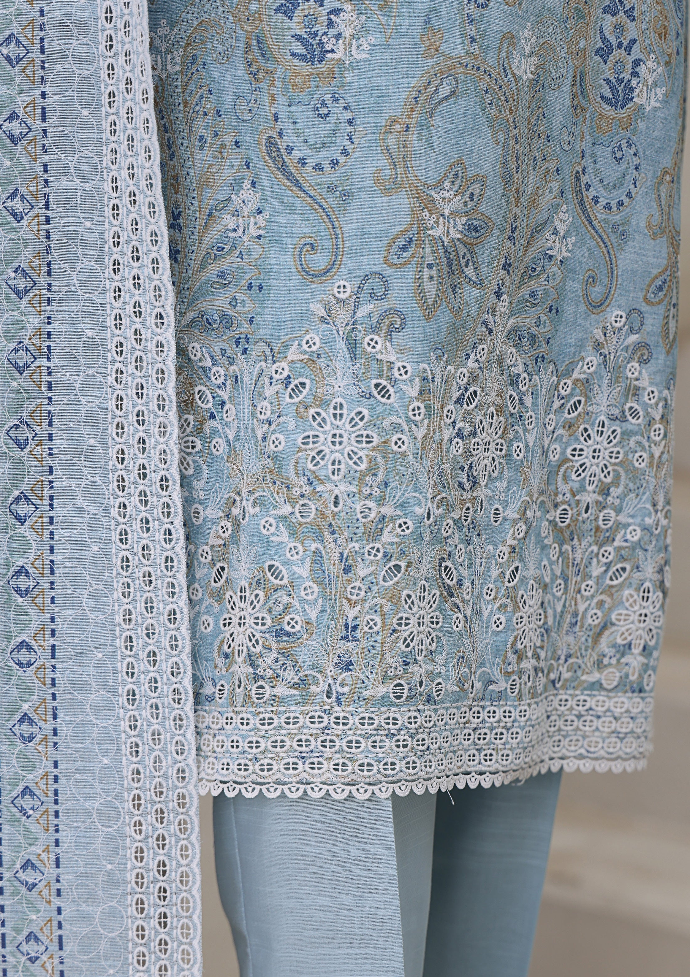 HZ Textile UNSTITCH Khadder Embroidered Chikankari With Émbroidered Khadder Dupatta 3Piece Unstitched Collection _2025 D-07