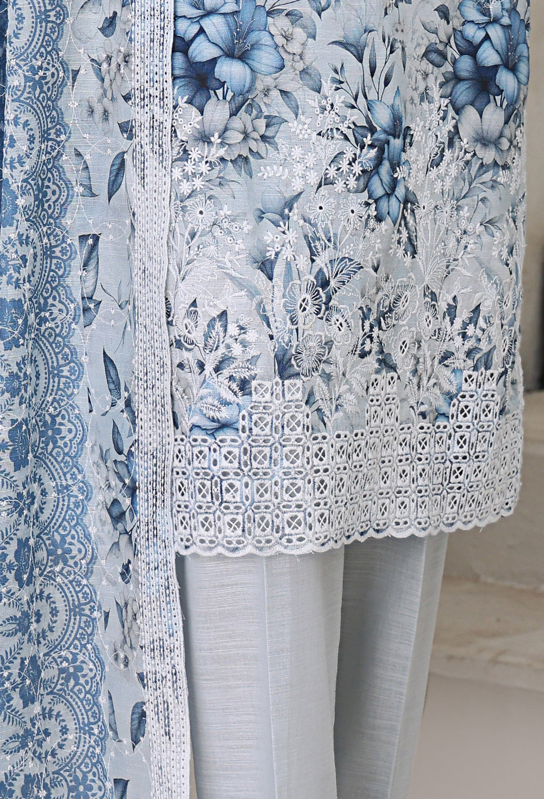 HZ Textile UNSTITCH Khadder Embroidered Chikankari With Émbroidered Khadder Dupatta 3Piece Unstitched Collection _2025 D-01