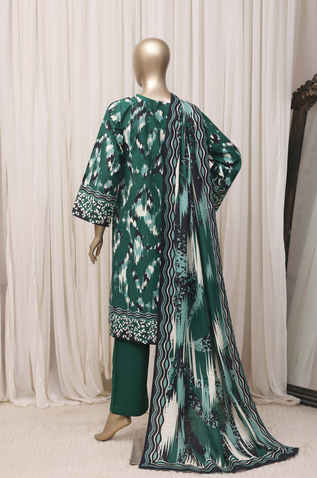 Sadabahar Signature Festive Khaddar Embroidery 3piece  stitched Collection 2026 D-01