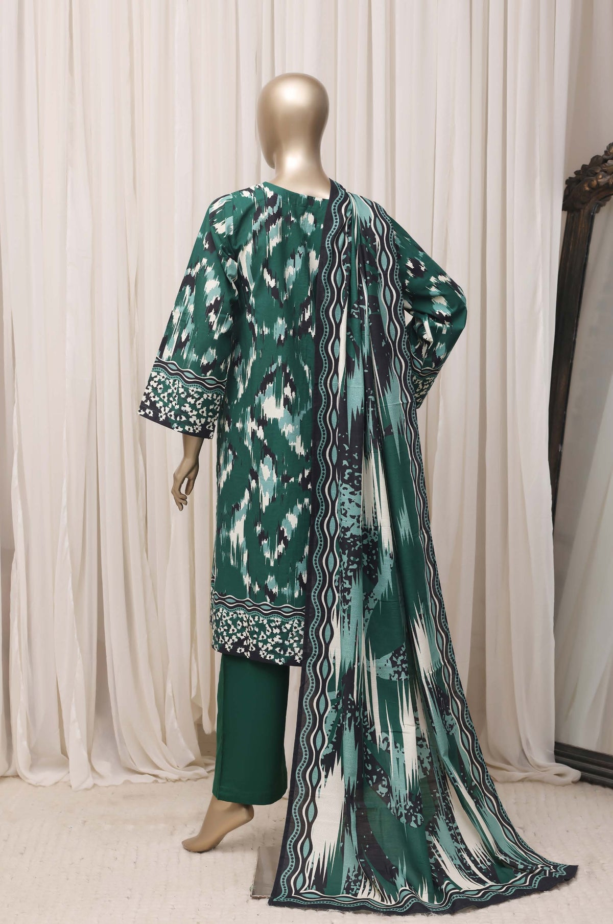Sadabahar Signature Festive Khaddar Embroidery 3piece  stitched Collection 2026 D-01