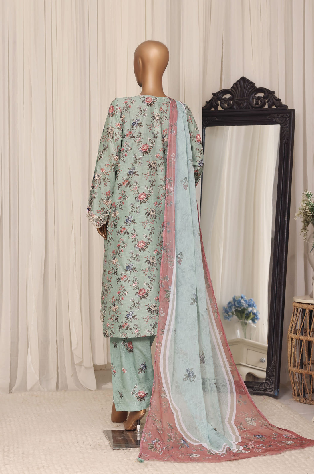 Sadabahar Raya Cut Work Embroidery Lawn 3Piece Stitched Collection D-01