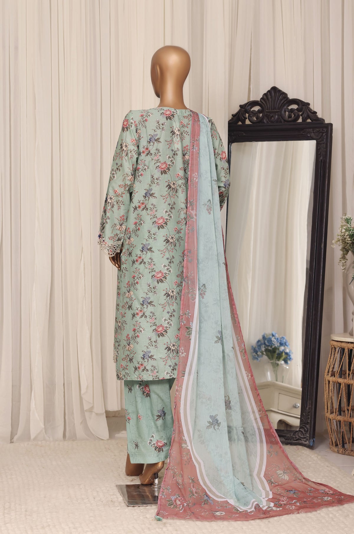 Sadabahar Raya Cut Work Embroidery Lawn 3Piece Stitched Collection D-01