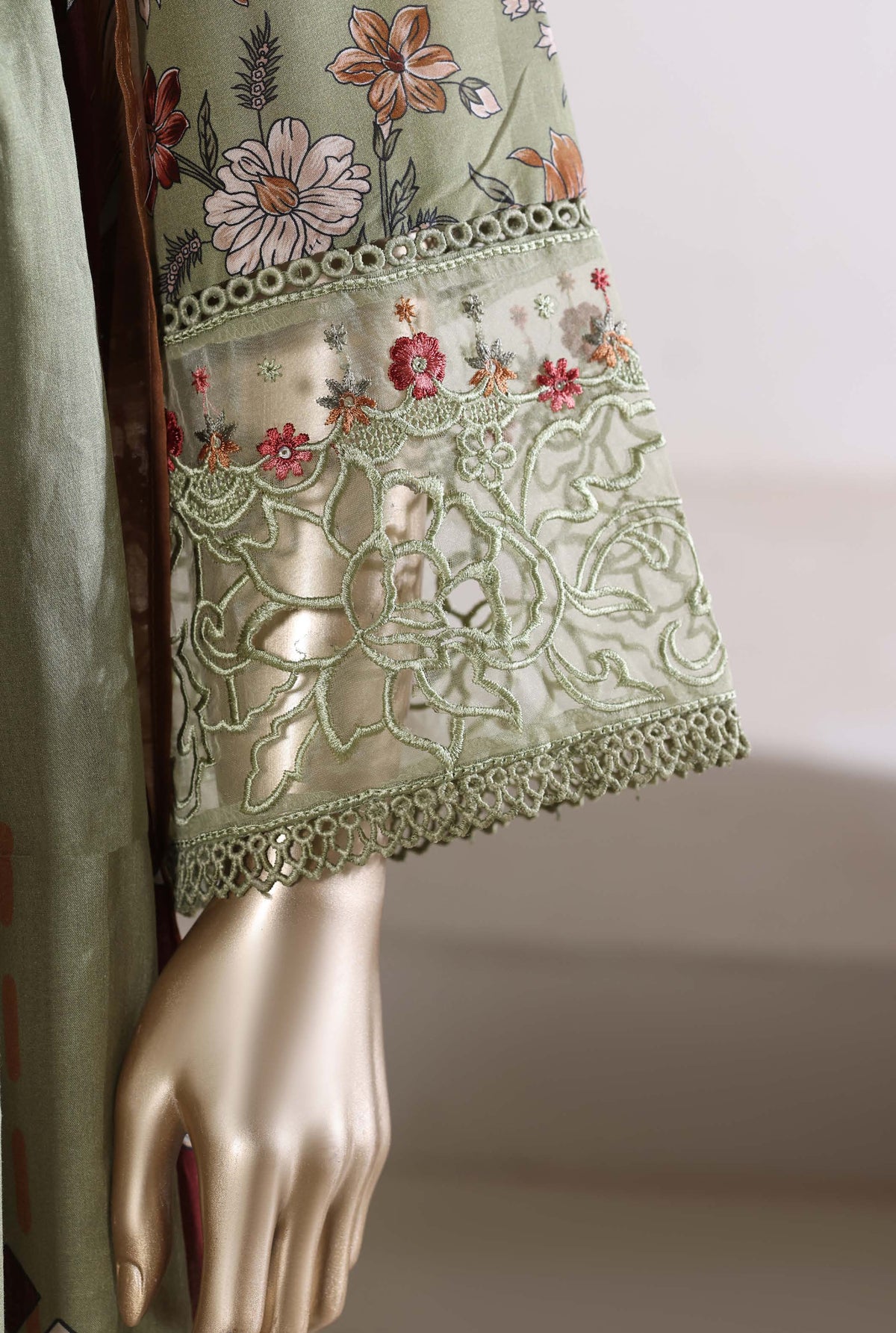 Sadabahar luxury long length Embroidery lawn 3piece stitched collection D-01