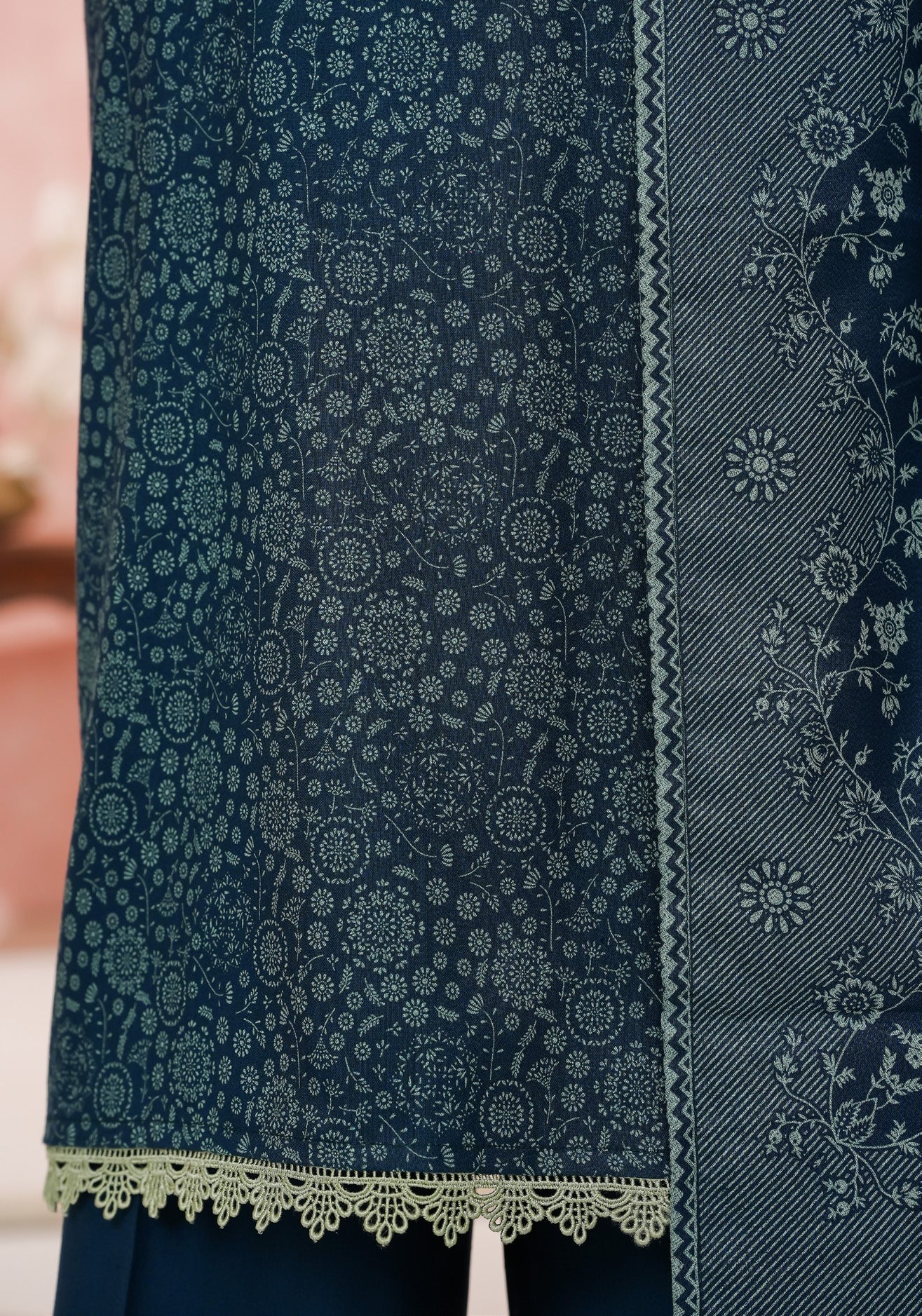 VS TEXTILES PASHMINA WINTER PRINTED 3PIECE UNSTITCHED COLLECTION 2025 D-08