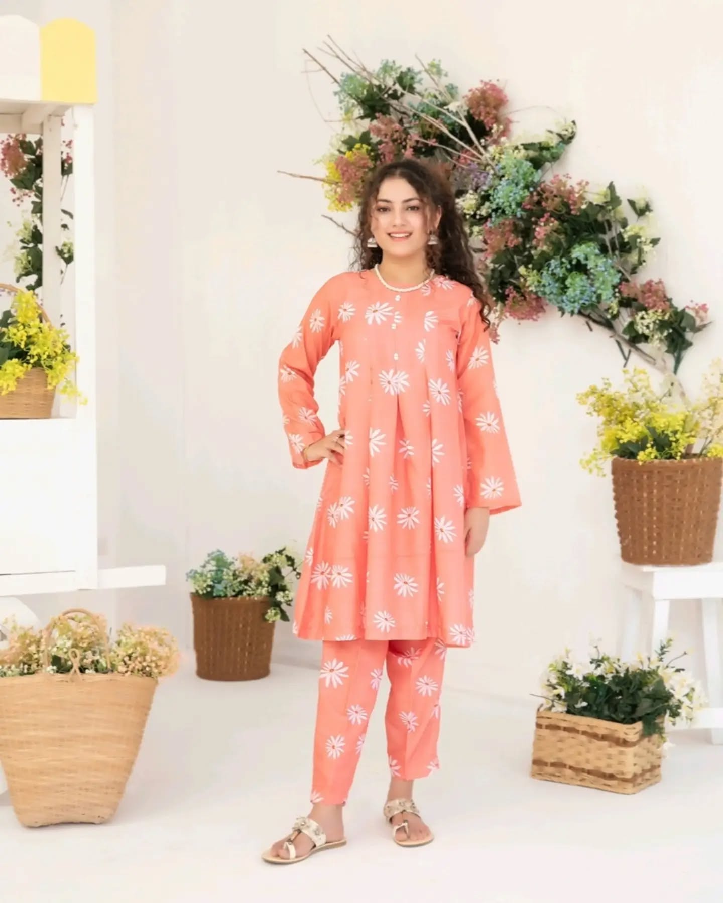 lookbook image shop_this_look_6T7X7W