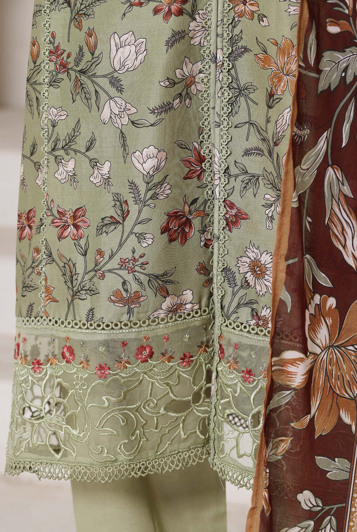 Sadabahar luxury long length Embroidery lawn 3piece stitched collection D-01