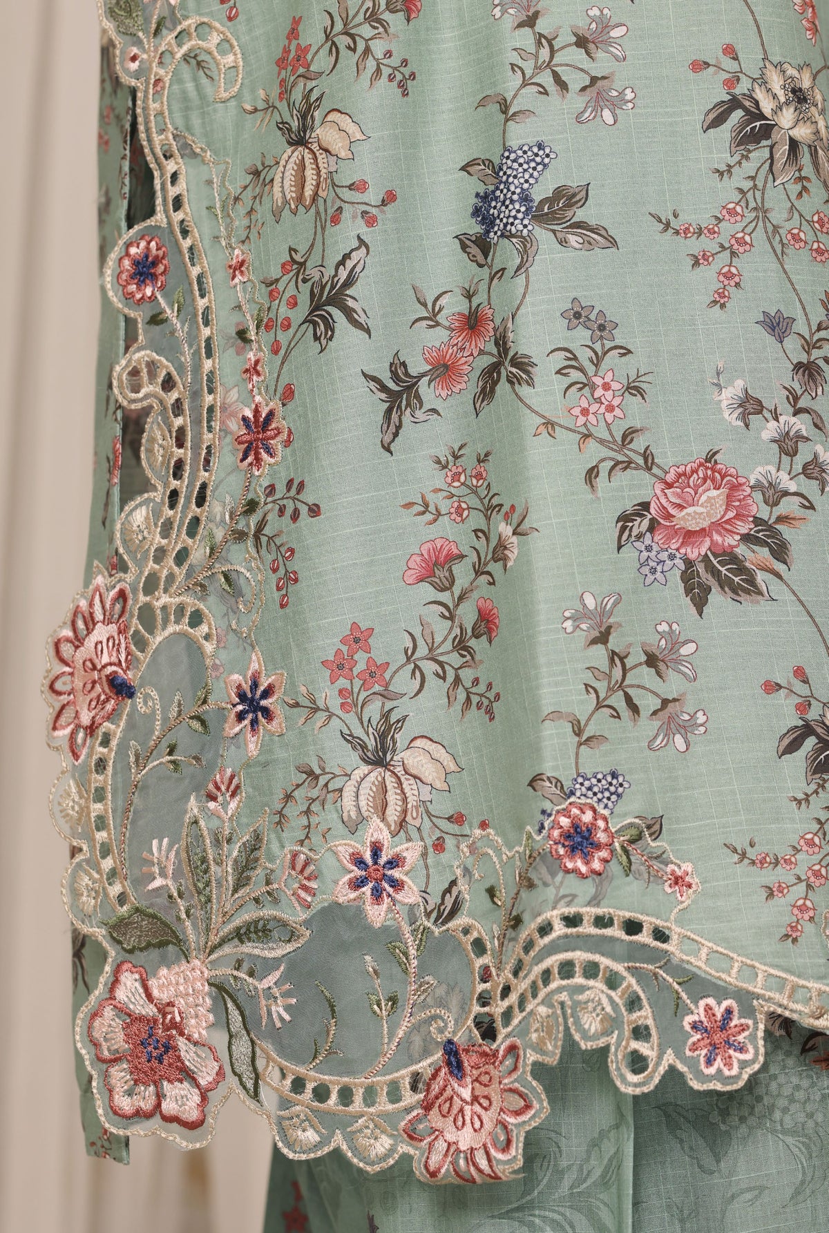 Sadabahar Raya Cut Work Embroidery Lawn 3Piece Stitched Collection D-01