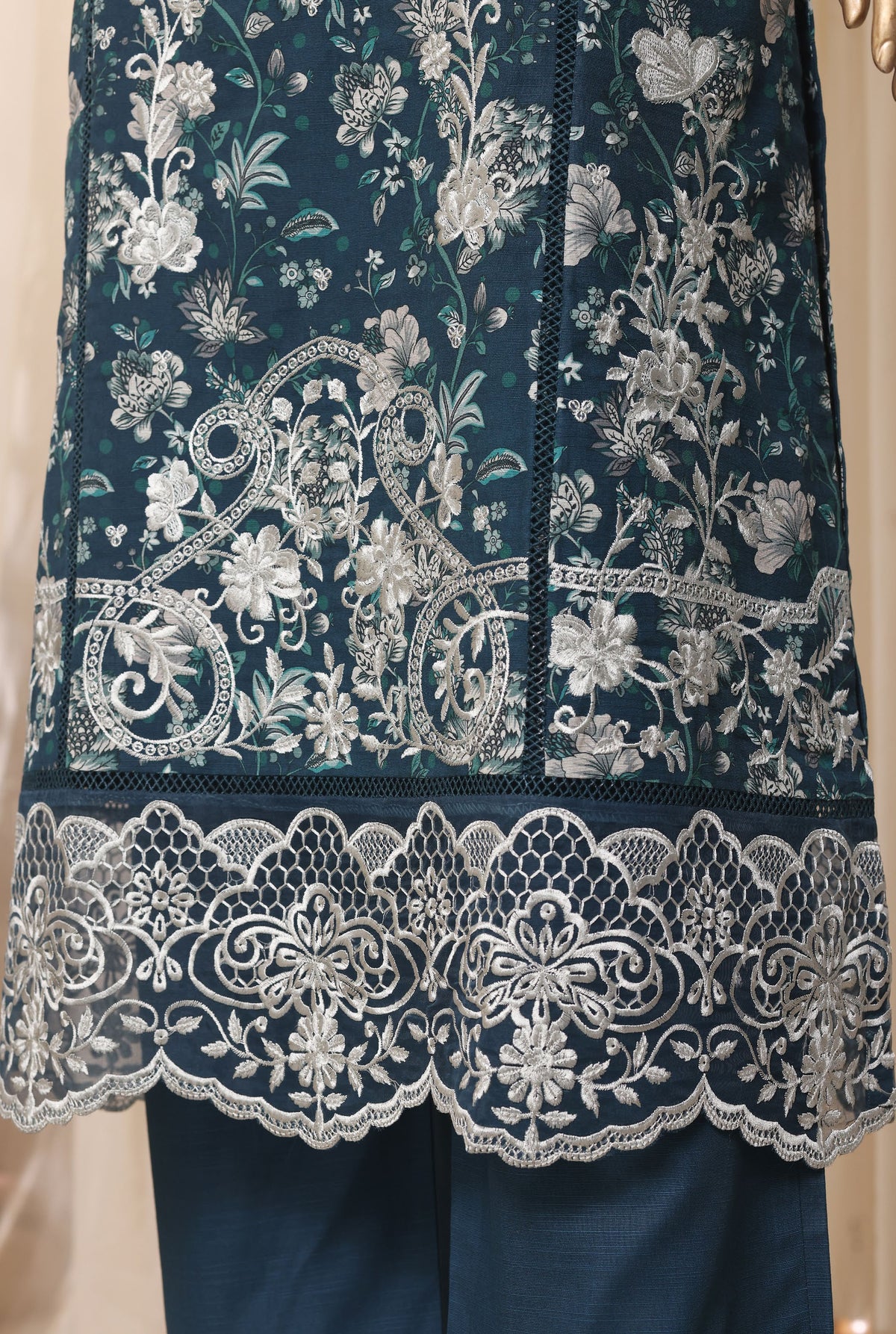 Sadabahar Luxury Khaddar Printed 3piece  stitched Vol-05 Collection 2026 D-01