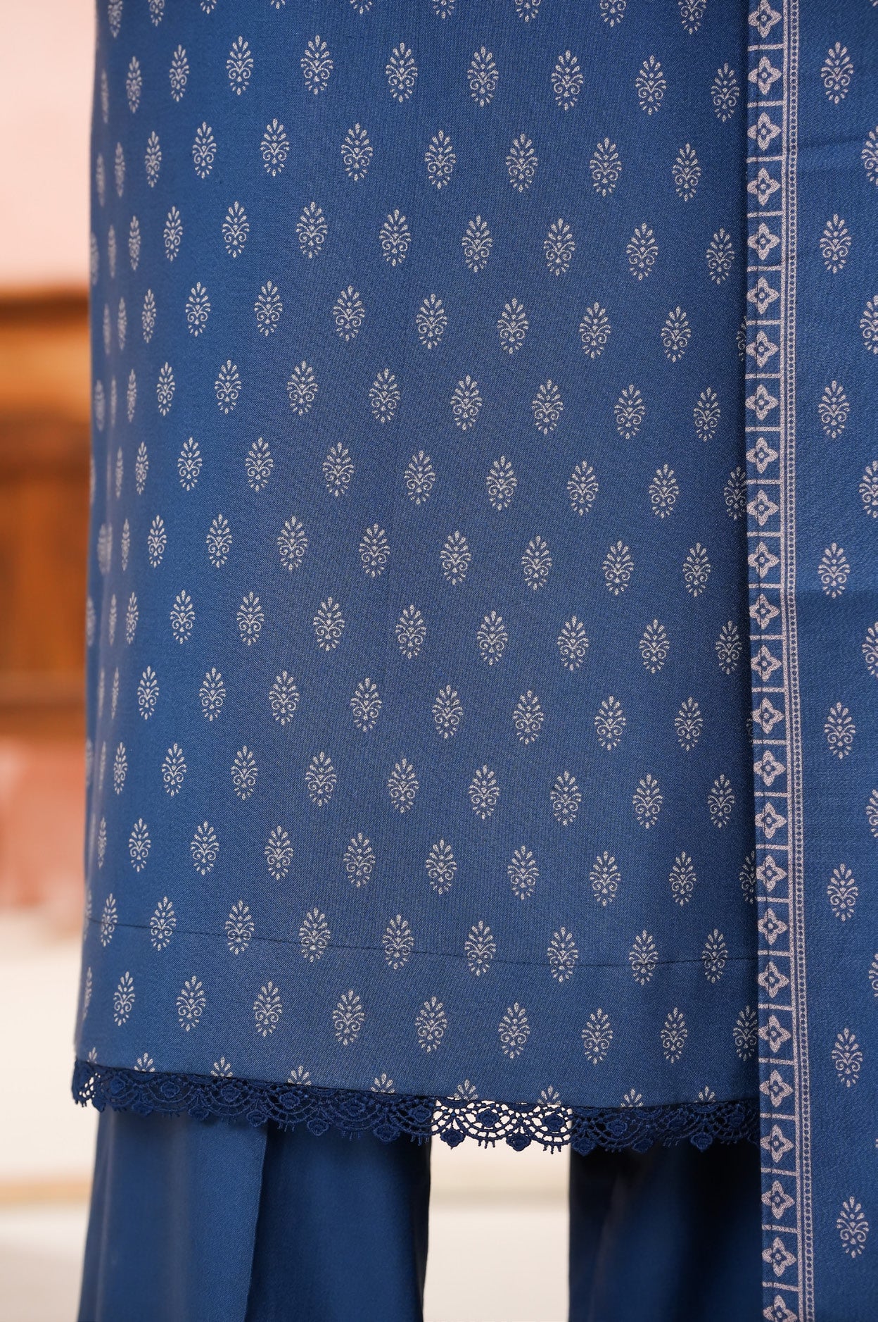 VS TEXTILES PASHMINA WINTER PRINTED 3PIECE UNSTITCHED COLLECTION 2025 D-10