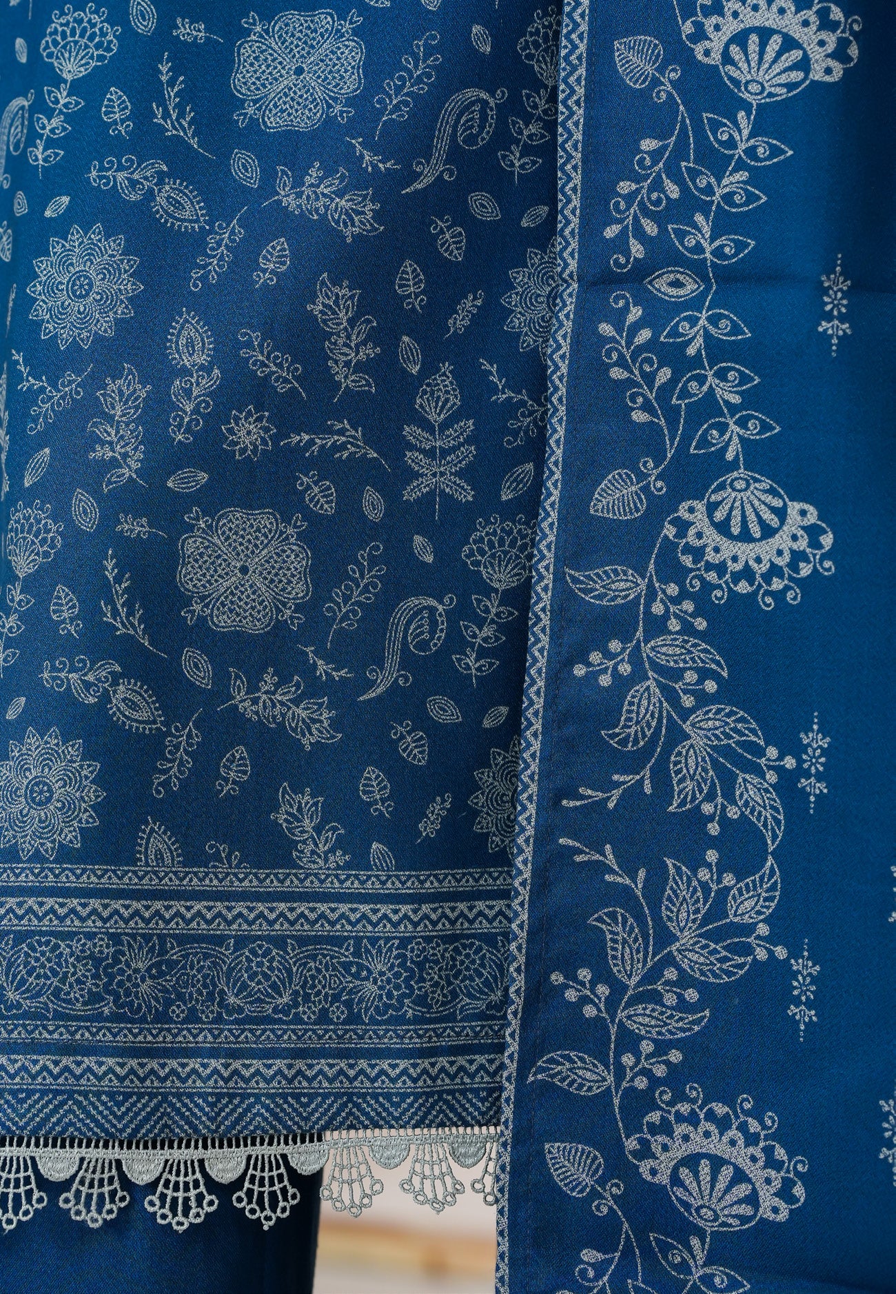 VS TEXTILES PASHMINA WINTER PRINTED 3PIECE UNSTITCHED COLLECTION 2025 D-01