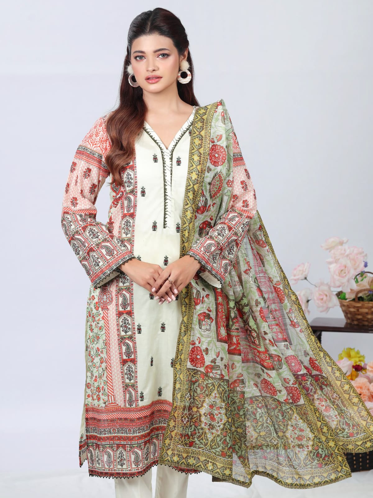 Gul Ahmed Regalia Embroidered Lawn Unstitched 3Pc Suit