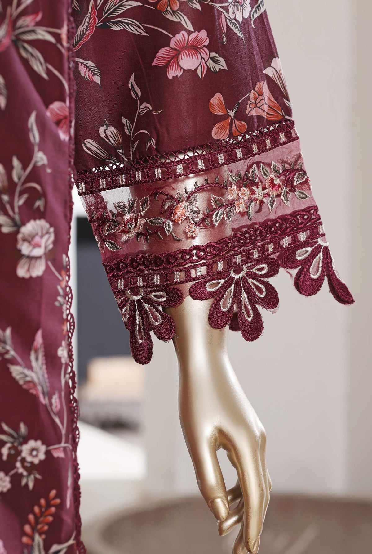 Sadabahar luxury long length Embroidery lawn 3piece stitched collection D-02
