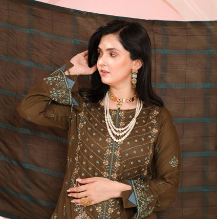 Delilah Unstitched Dyed Embroidered Winter Doriya With Fancy Shawl By Dr Haris D-01