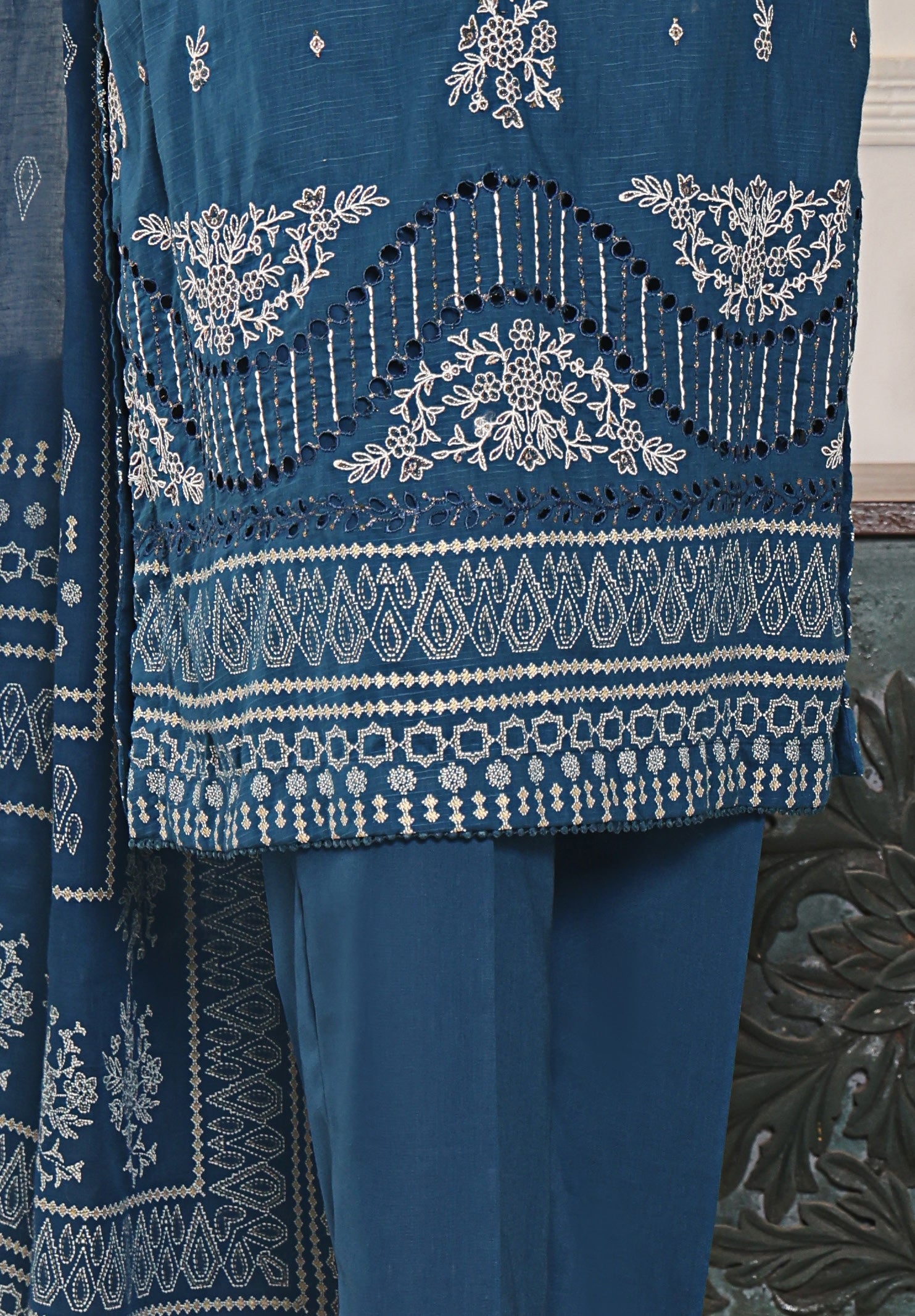 HZ Textile UNSTITCH EXCLUSIVE MID SUMMER EMBROIDERED SLUB COTTON D-08