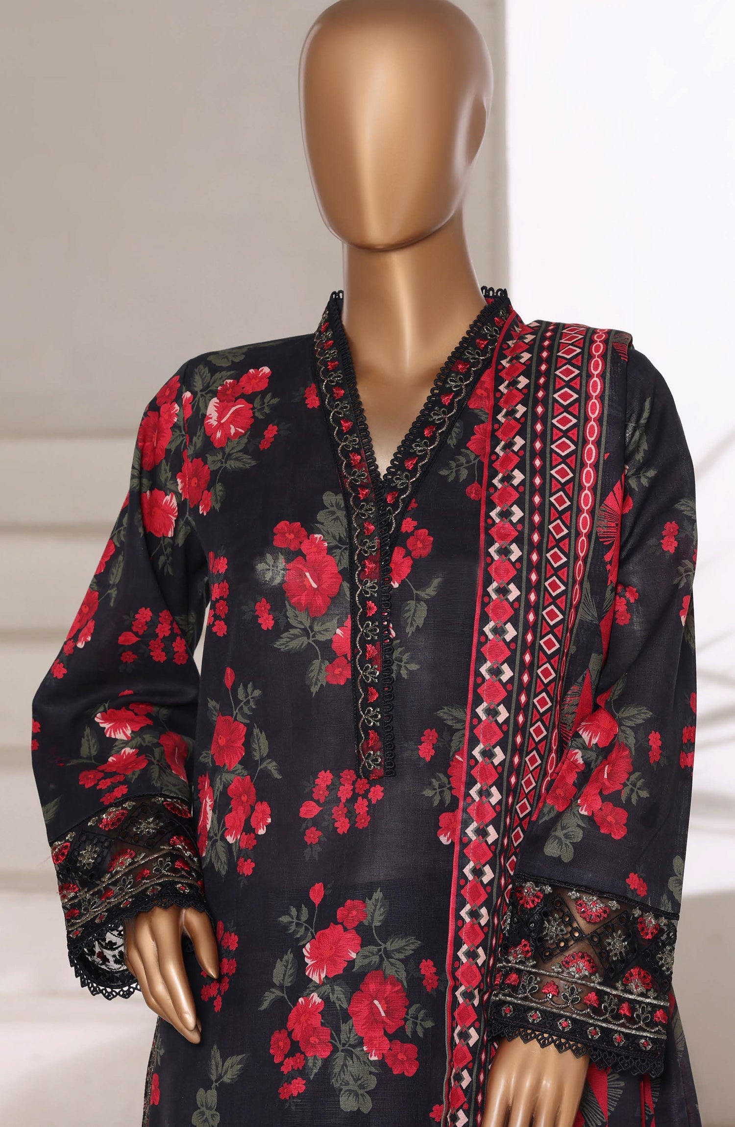 SADABAHAR Luxury Malika Khaddar Collection VOL 1 2025 D-06