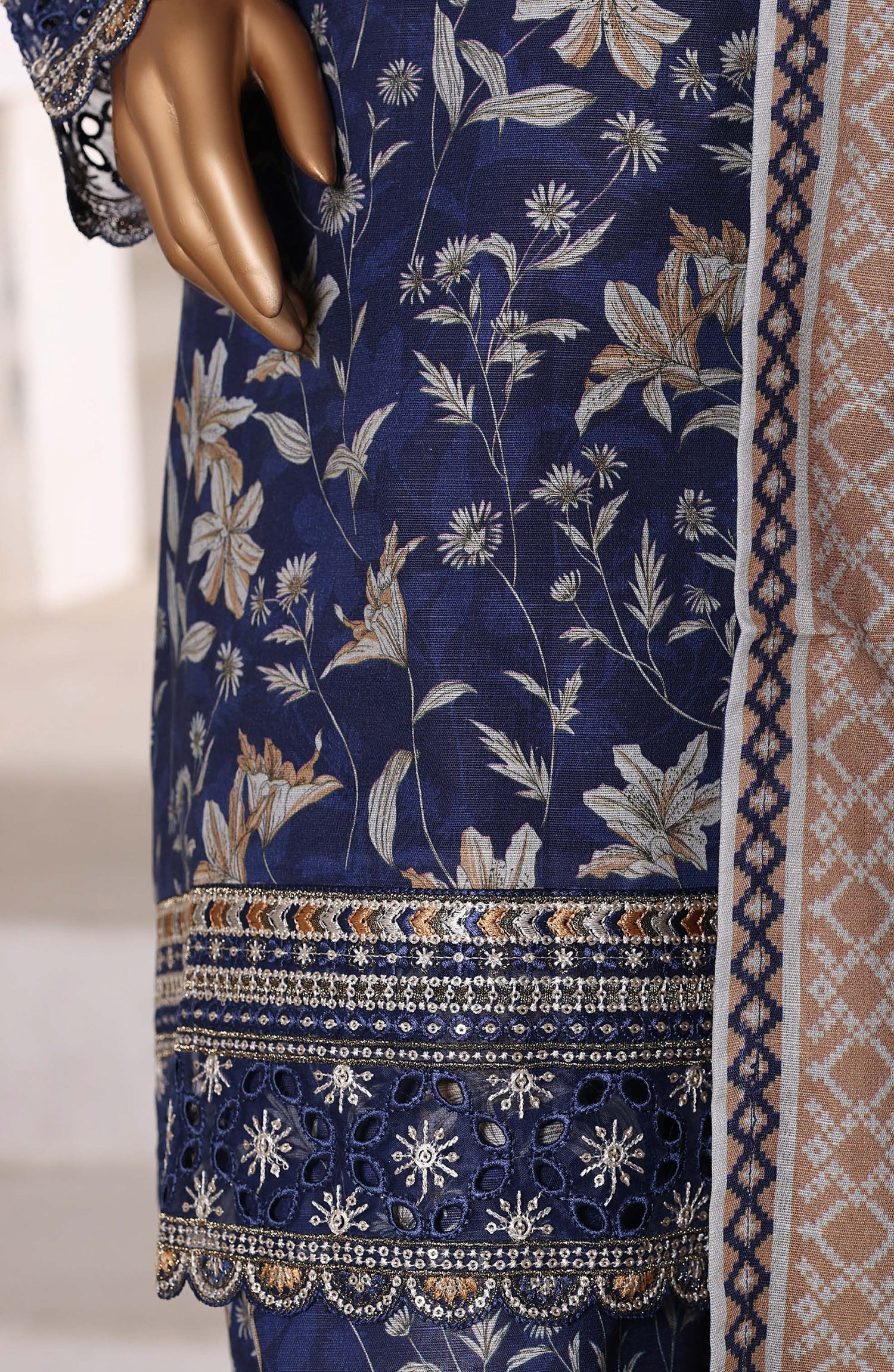 SADABAHAR Luxury Malika Khaddar Collection VOL 1 2025 D-04