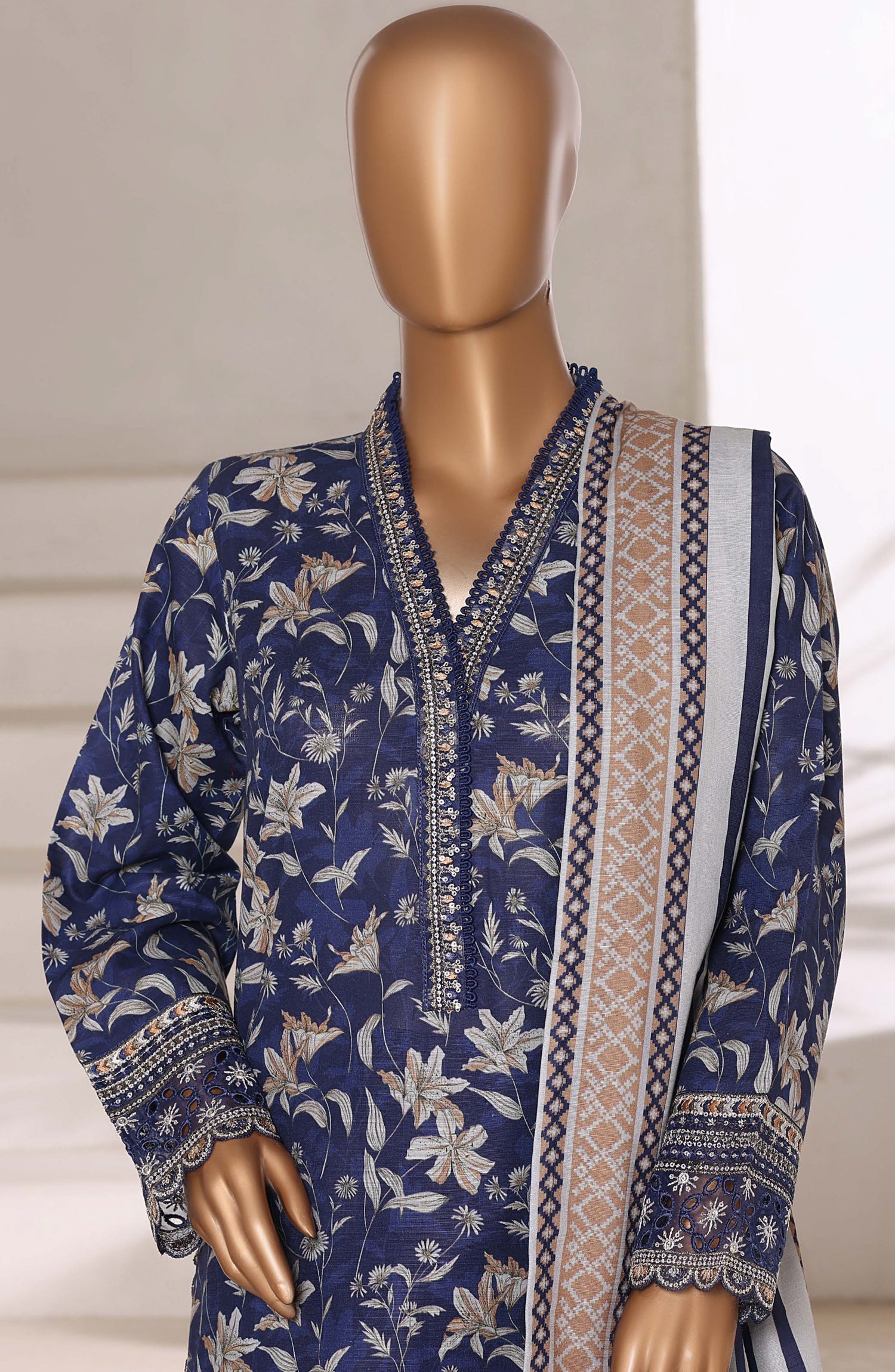 SADABAHAR Luxury Malika Khaddar Collection VOL 1 2025 D-04