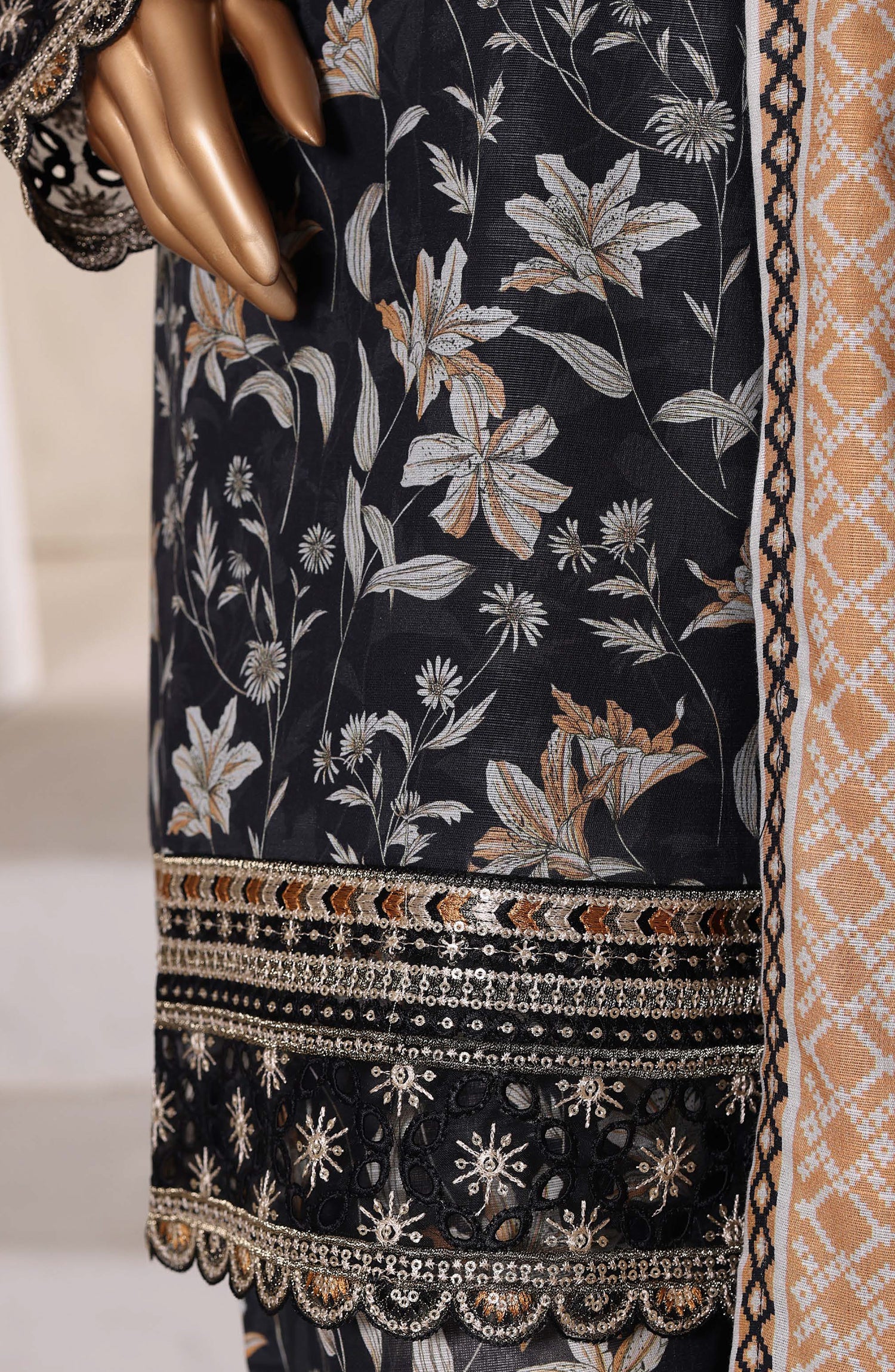 SADABAHAR Luxury Malika Khaddar Collection VOL 1 2025 D-01