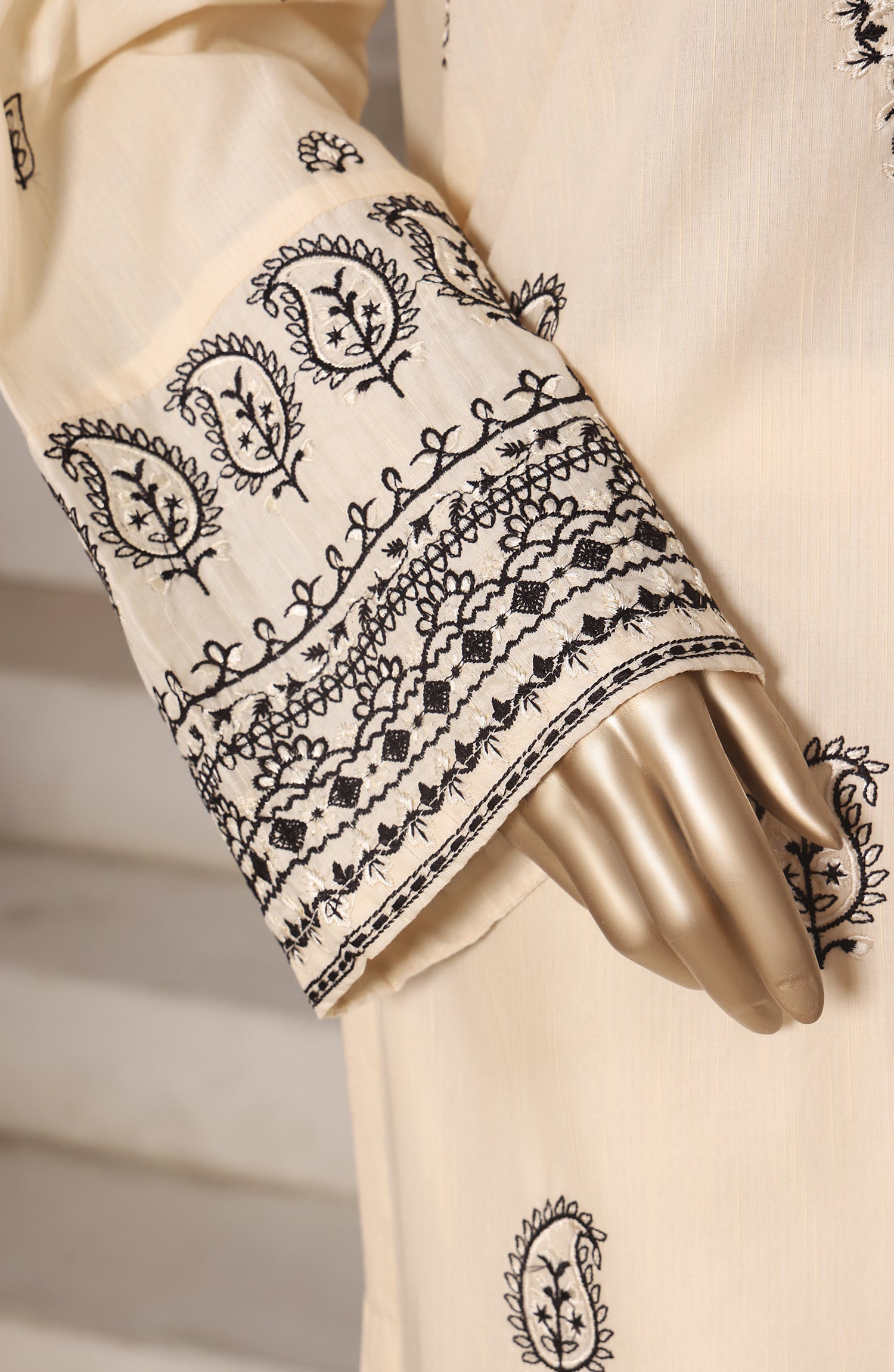 SADABAHAR Vybe Embroidered set 2PlECE STITCHED COLLECTION 2025 D-03