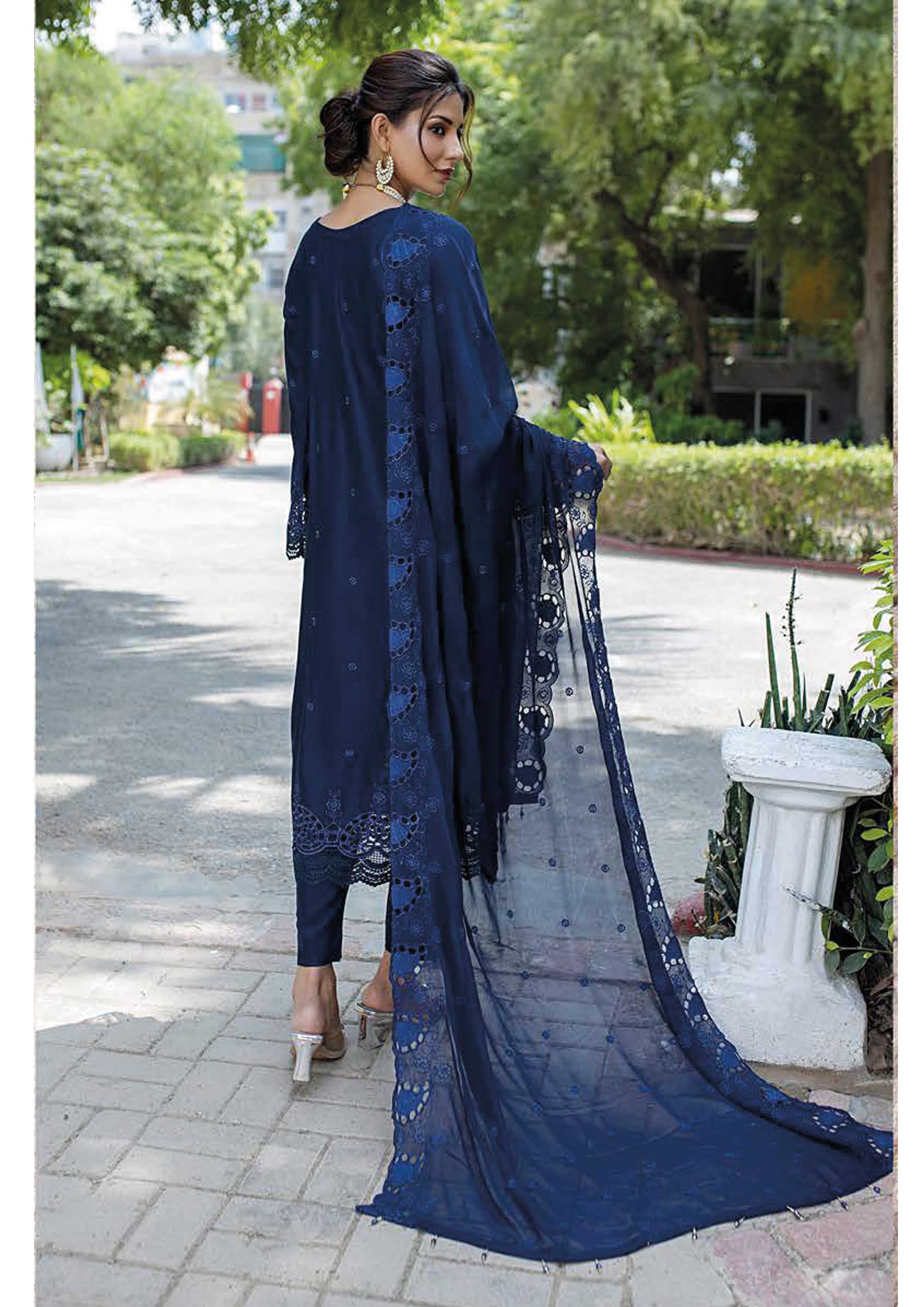 Dr. Haris By KAMILA BIG BORING LUXURY CHIKANKARI Collection'25 D-03