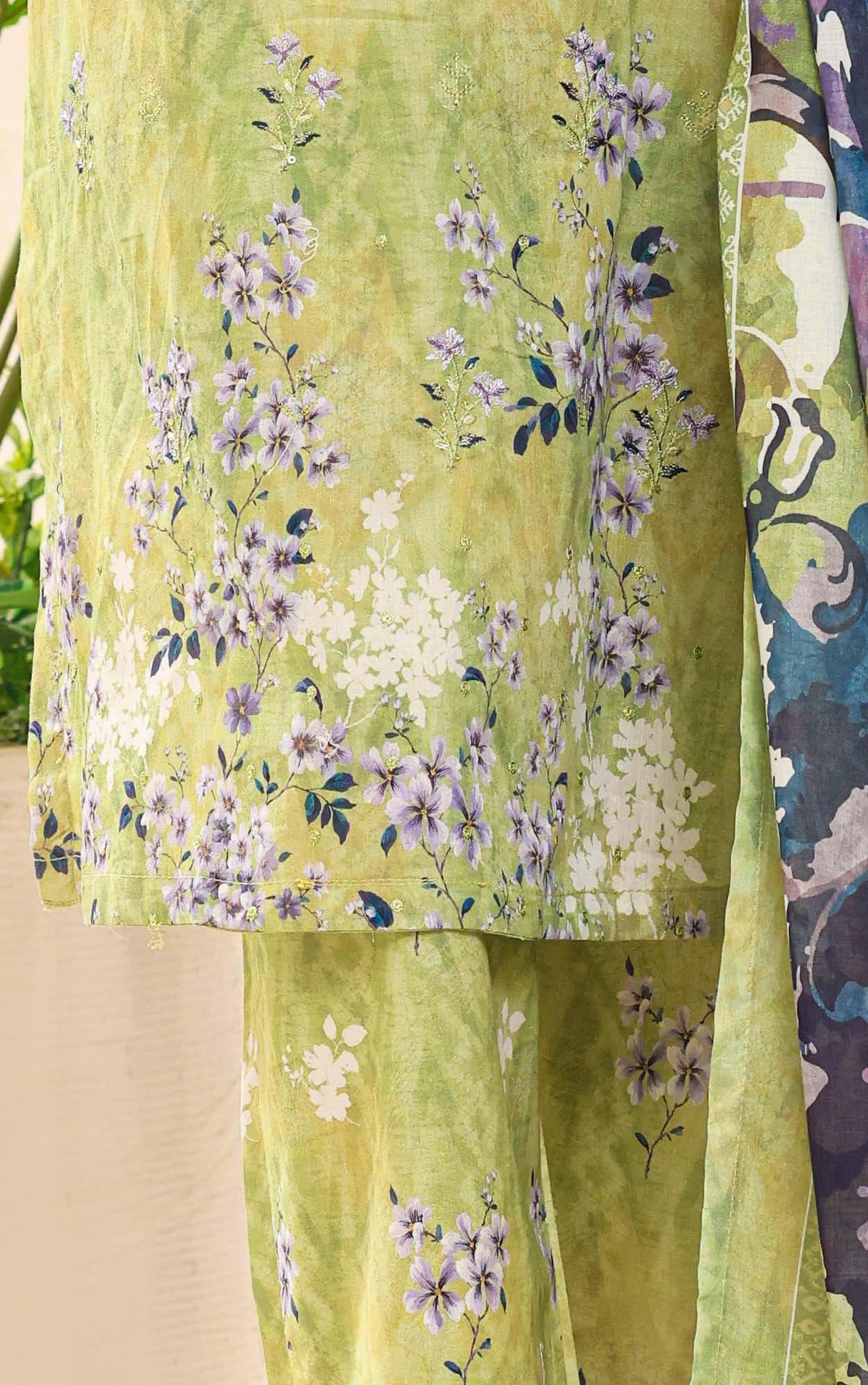 Aashkaar by HZ Textile Embroidered Lawn Stitched 3 Piece Suit - D-07