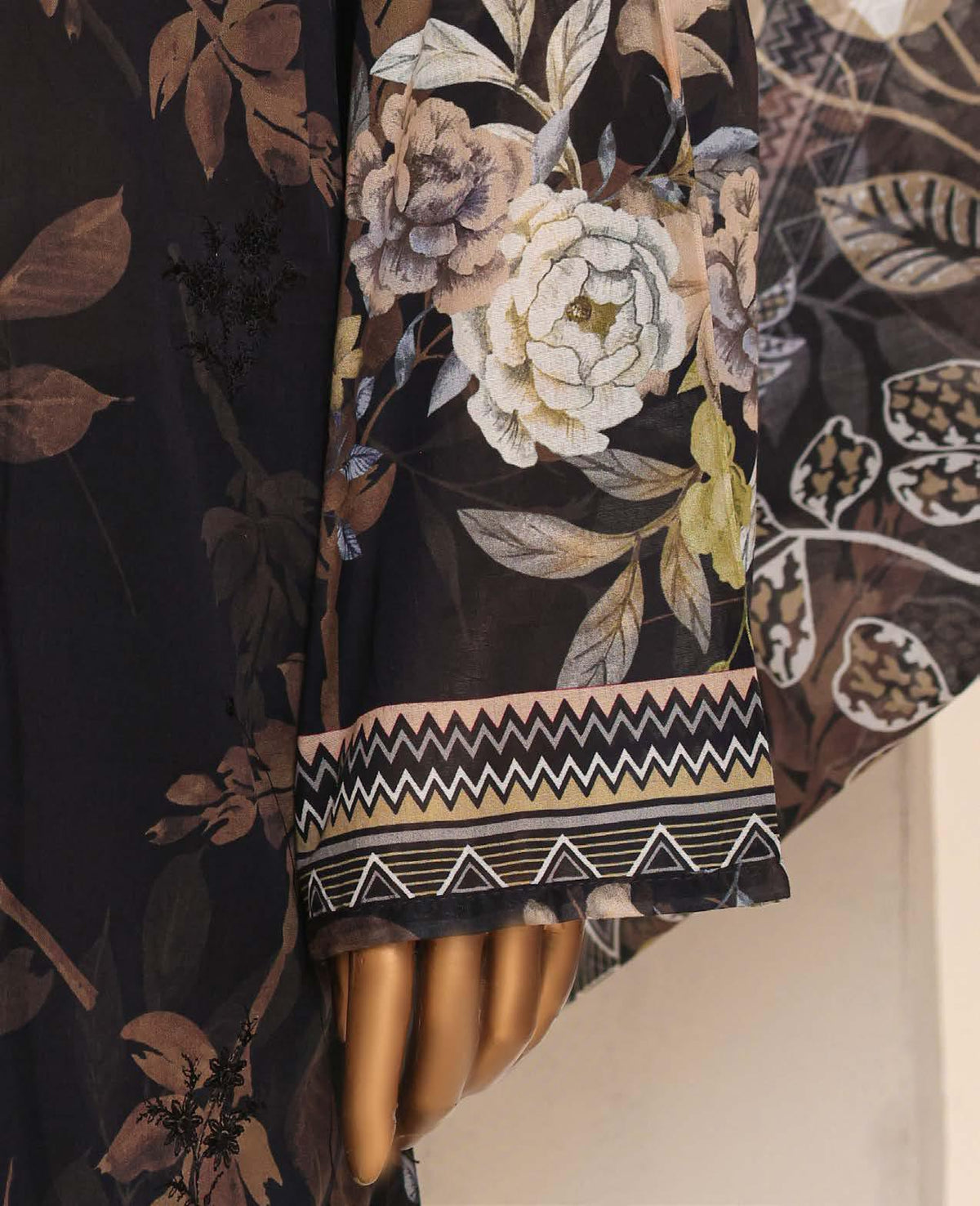 Aashkaar by HZ Textile Embroidered Lawn Stitched 3 Piece Suit - D-03