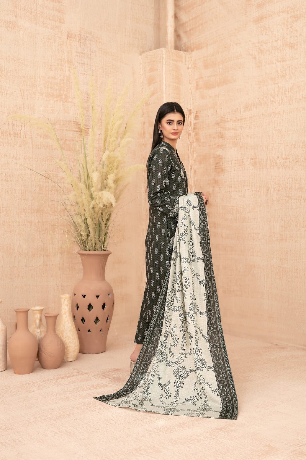 Areeka By Tawakkal Khaddar Boti Embroidery 3Piece Unstitched Collection 2025. D-09