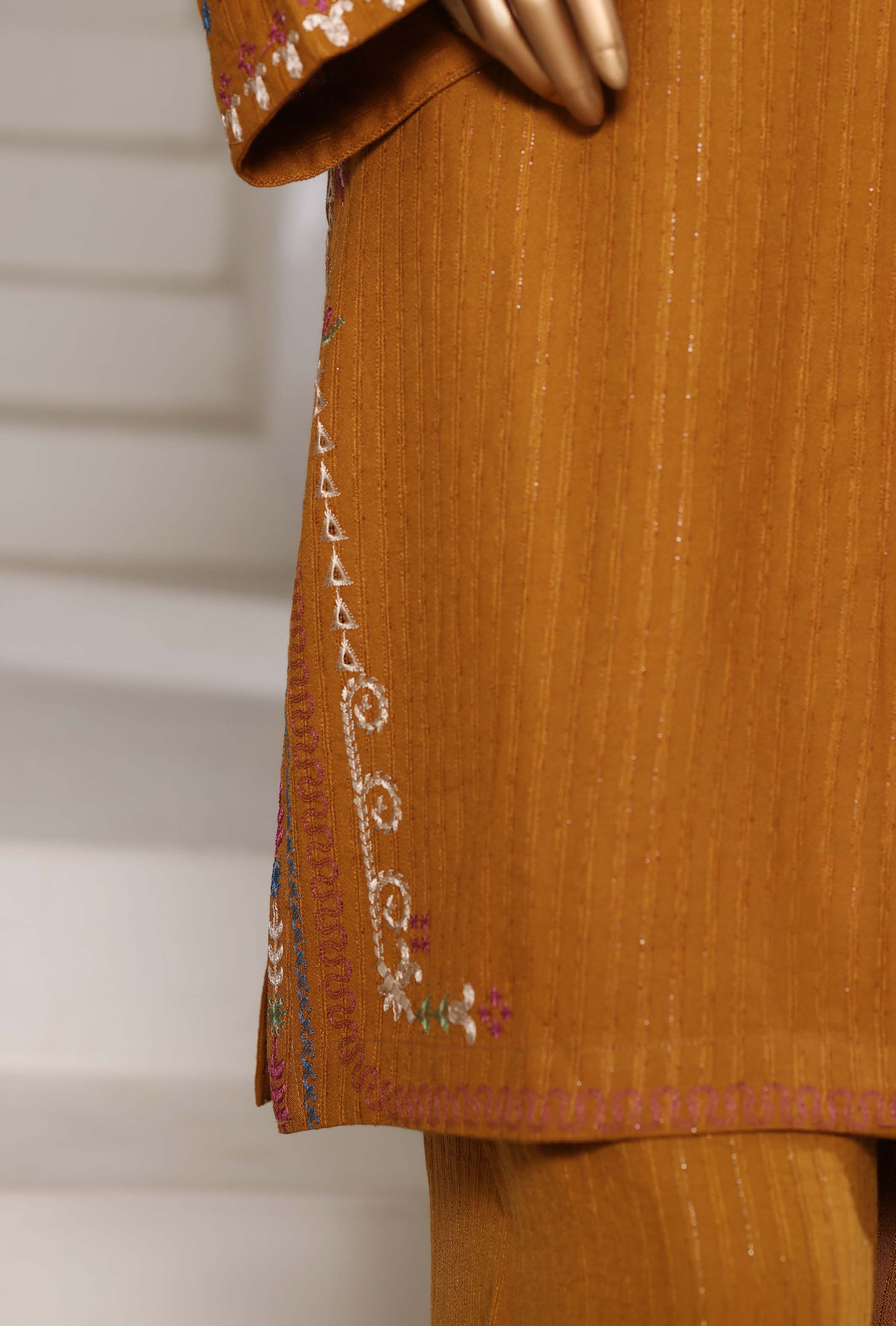 Sadabahar Stitched Winter Embroidery Dhanak 3Piece With Palachi Shwal Collection 2025 SDPL -06