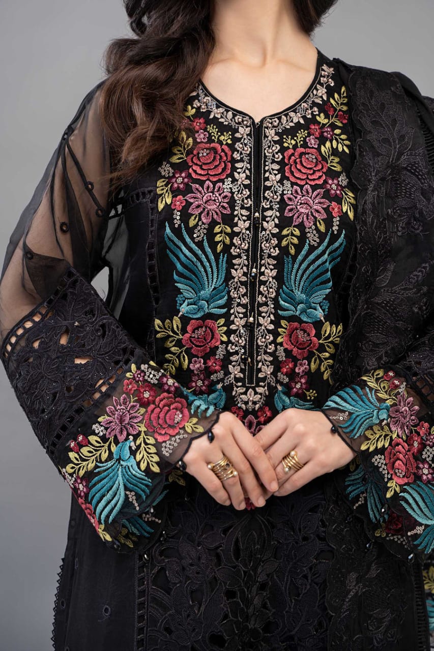 Maria B Luxury 3Piece Rtw Lawn Collection Collection 2025 MBLE-3212