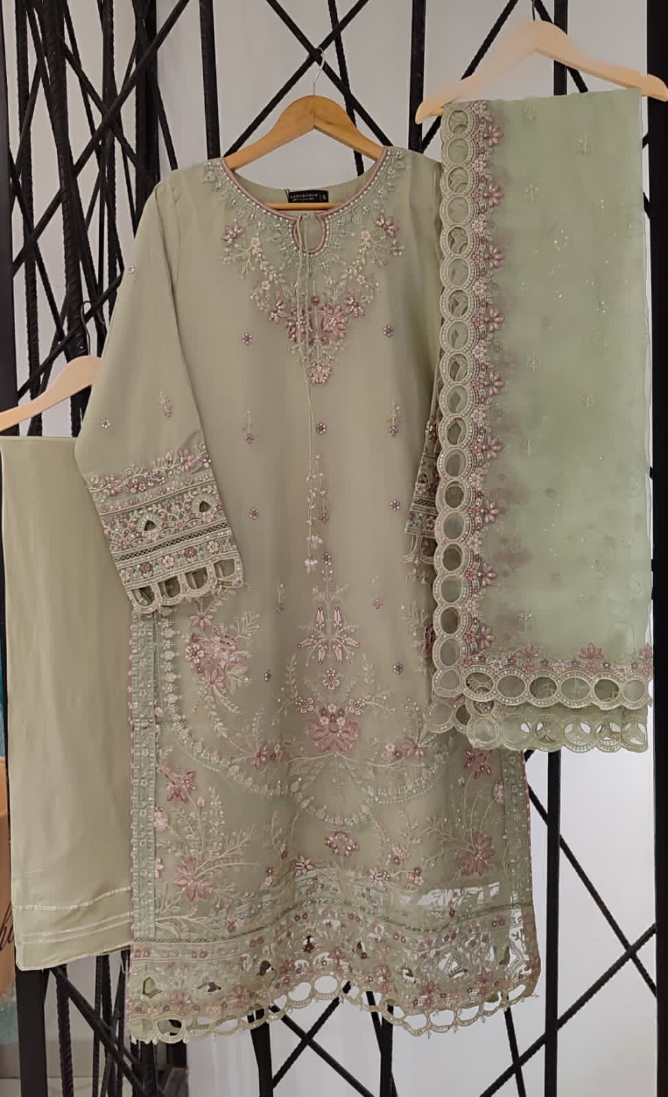SADABAHAR LUXURY FORMAL FESTIVE °MAHPARA° ORGANZA EMBROIDERED 3PIECE STITCHED COLLECTION 2025 D#-52