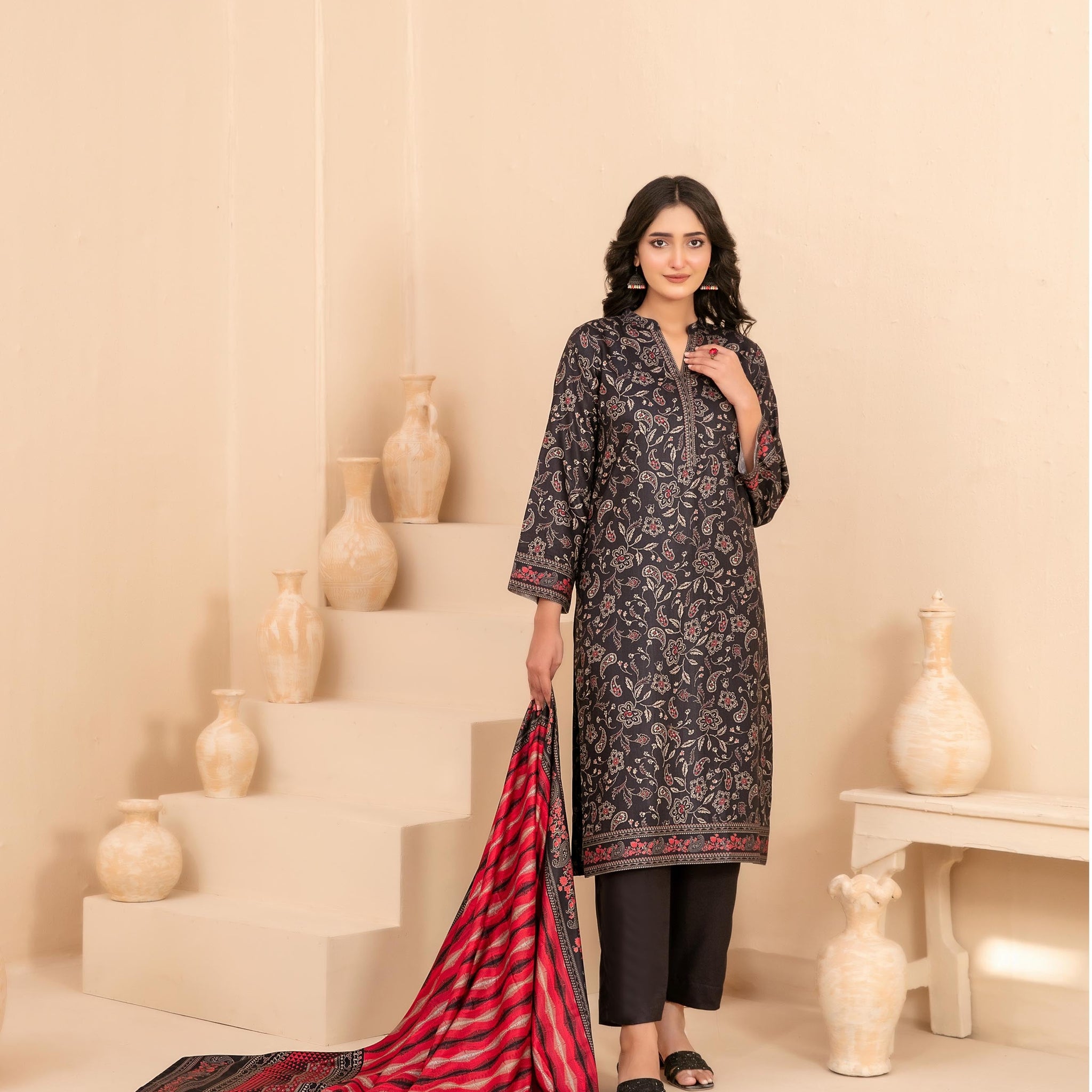 Shahid Tawakkal BASEERA — Unstitched 3Piece Collection Staple Digital Printed with Twill fabric Collection 2025 D-01